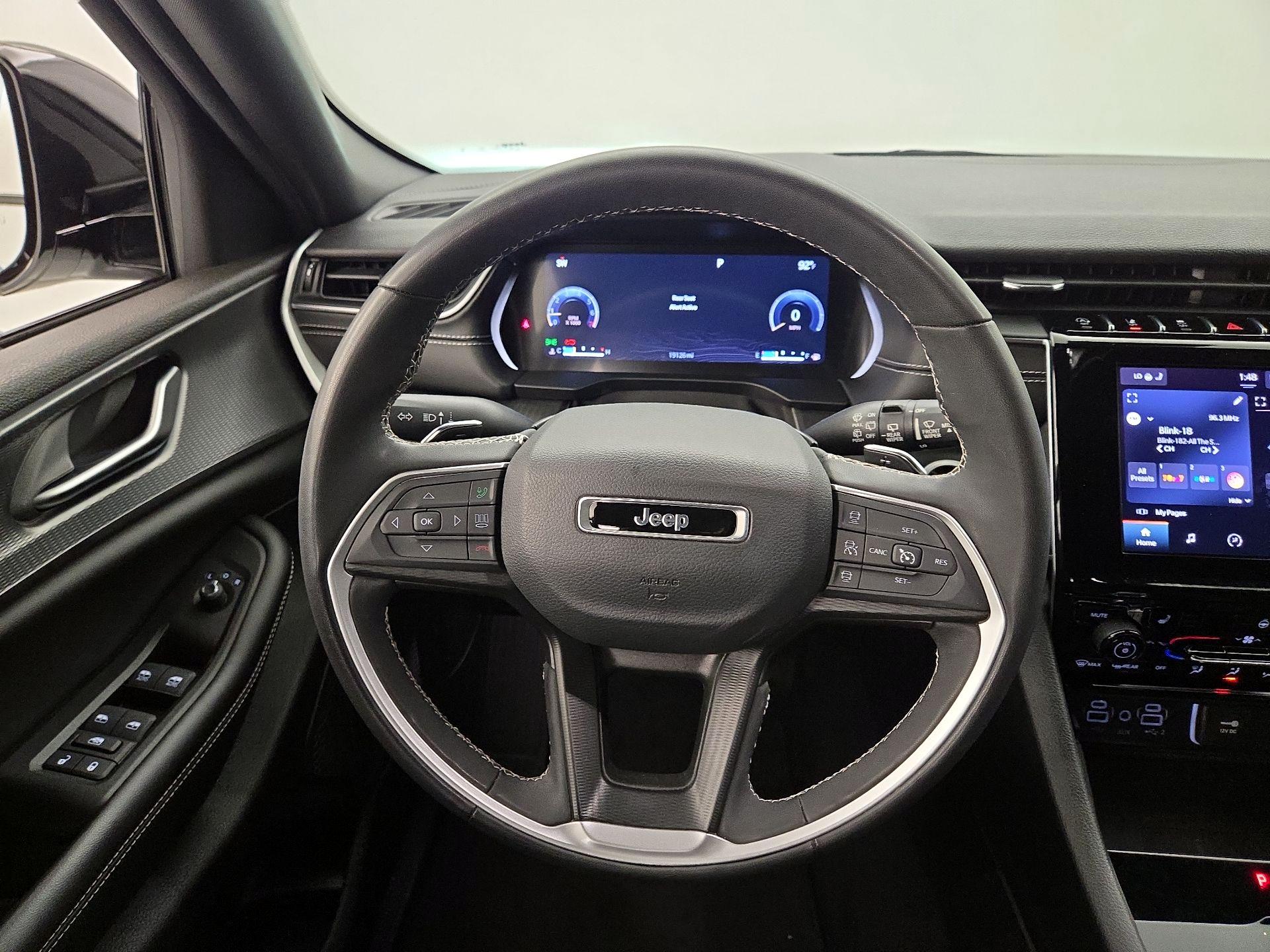 Thumbnail: 2023 Jeep Grand Cherokee - 10