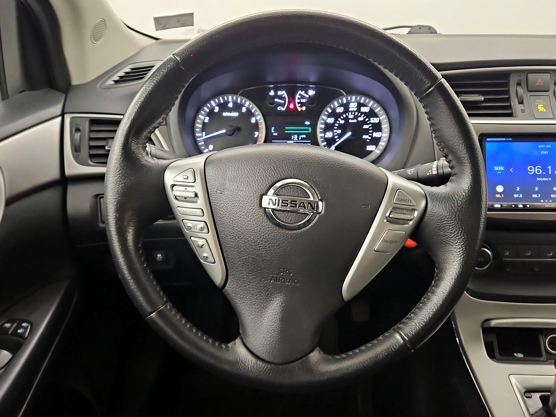 Thumbnail: 2015 Nissan Sentra - 10