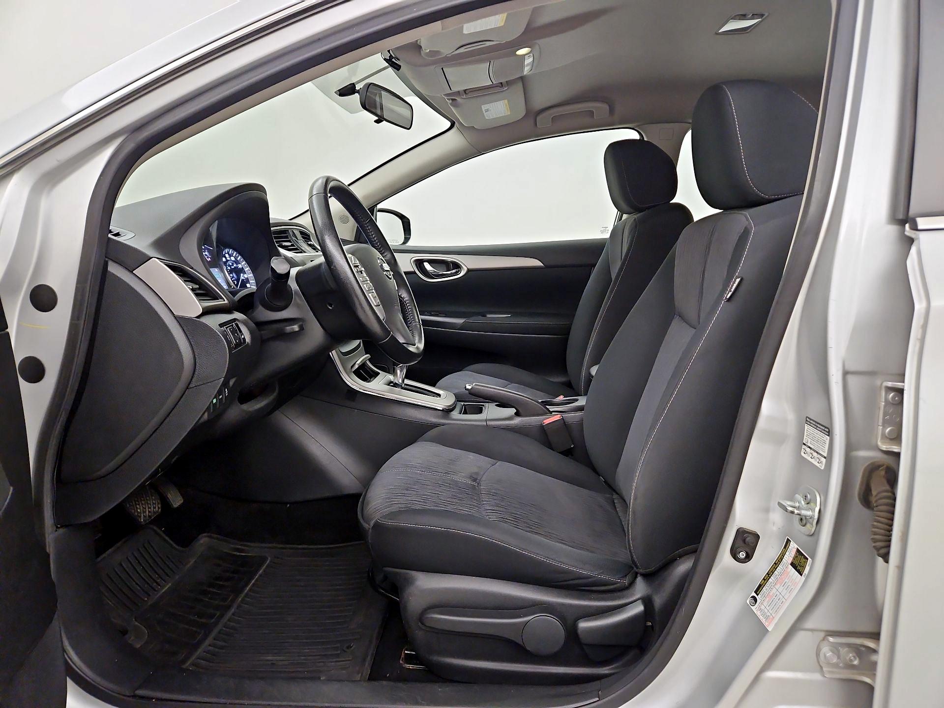 Thumbnail: 2015 Nissan Sentra - 11