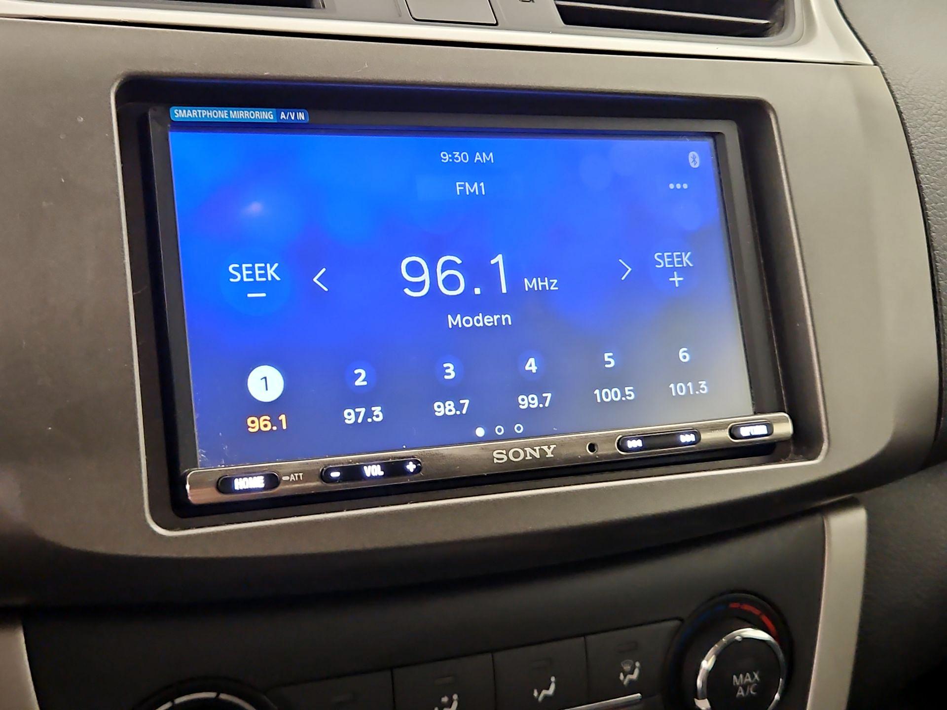 Thumbnail: 2015 Nissan Sentra - 15