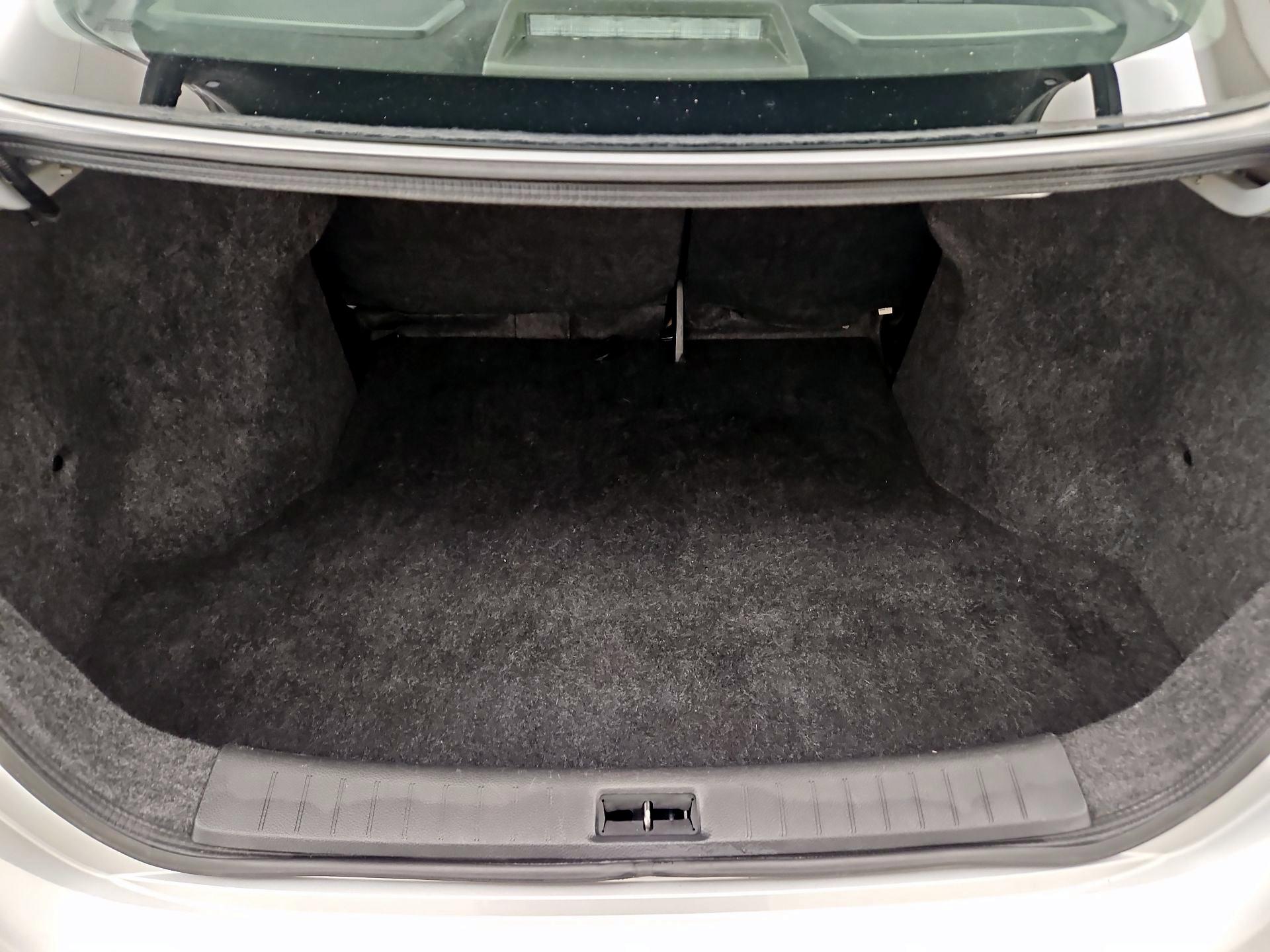 Thumbnail: 2015 Nissan Sentra - 20