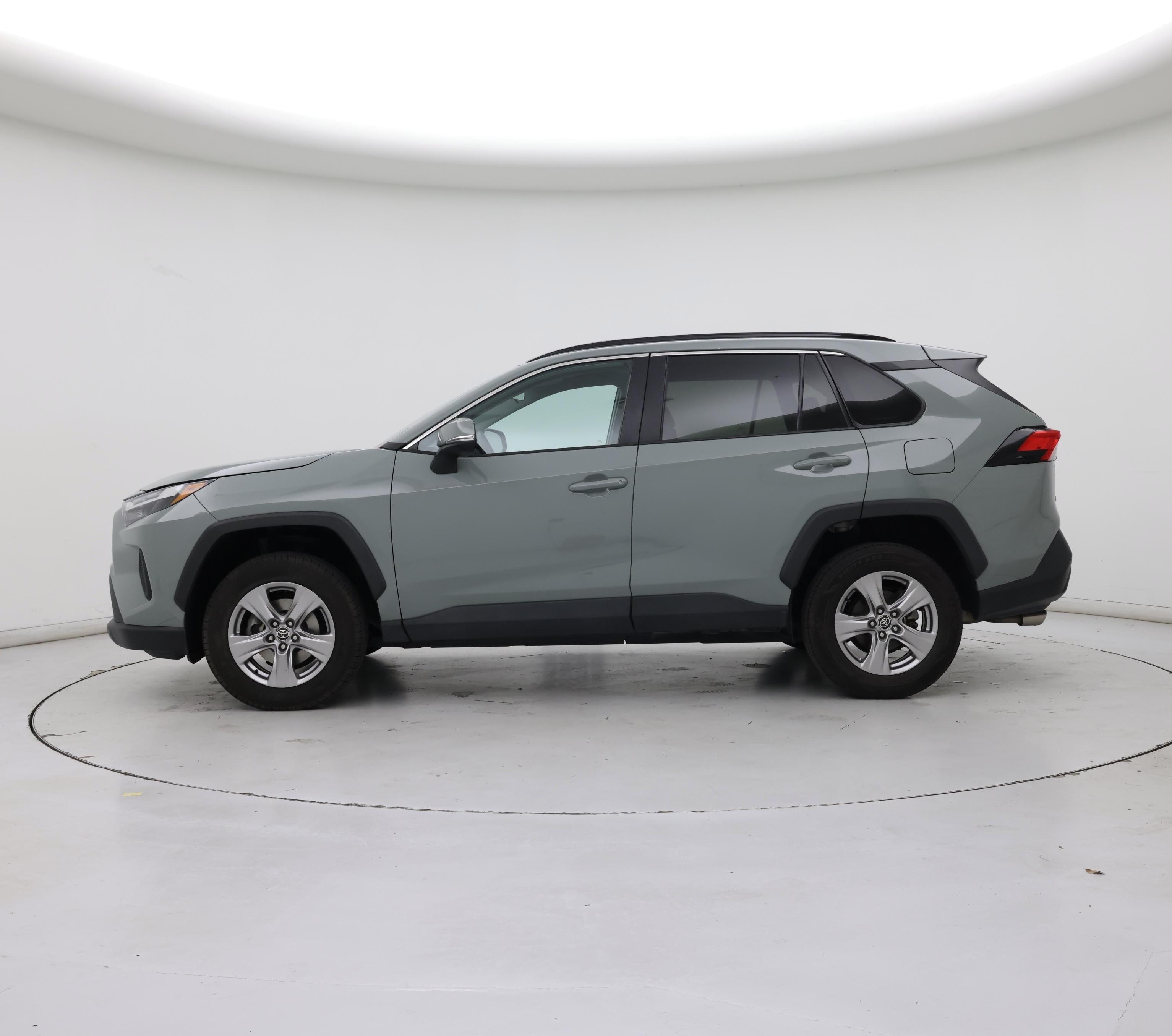 Thumbnail: 2022 Toyota RAV4 - 3