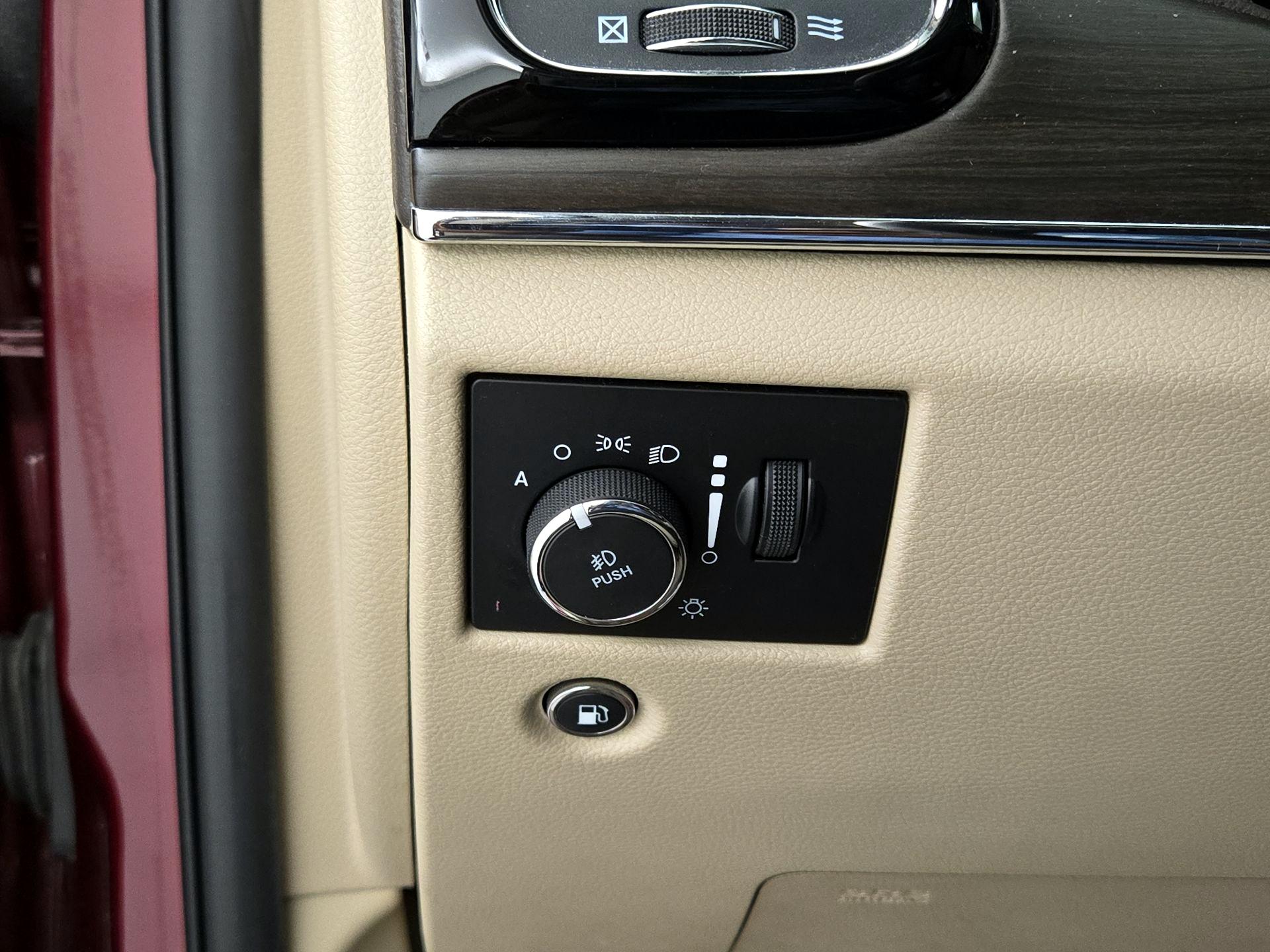 Thumbnail: 2019 Jeep Grand Cherokee - 13
