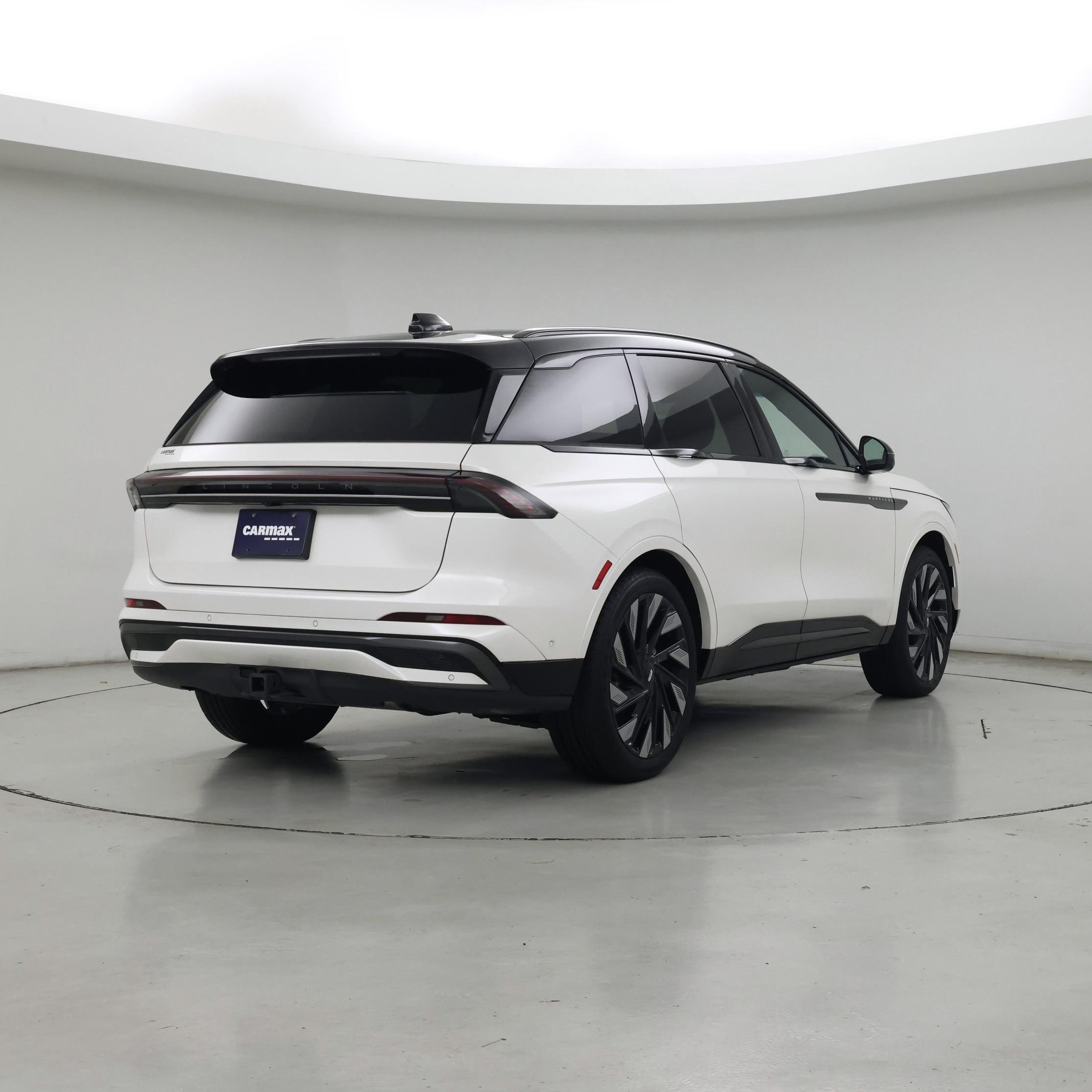 Thumbnail: 2024 Lincoln Nautilus - 8