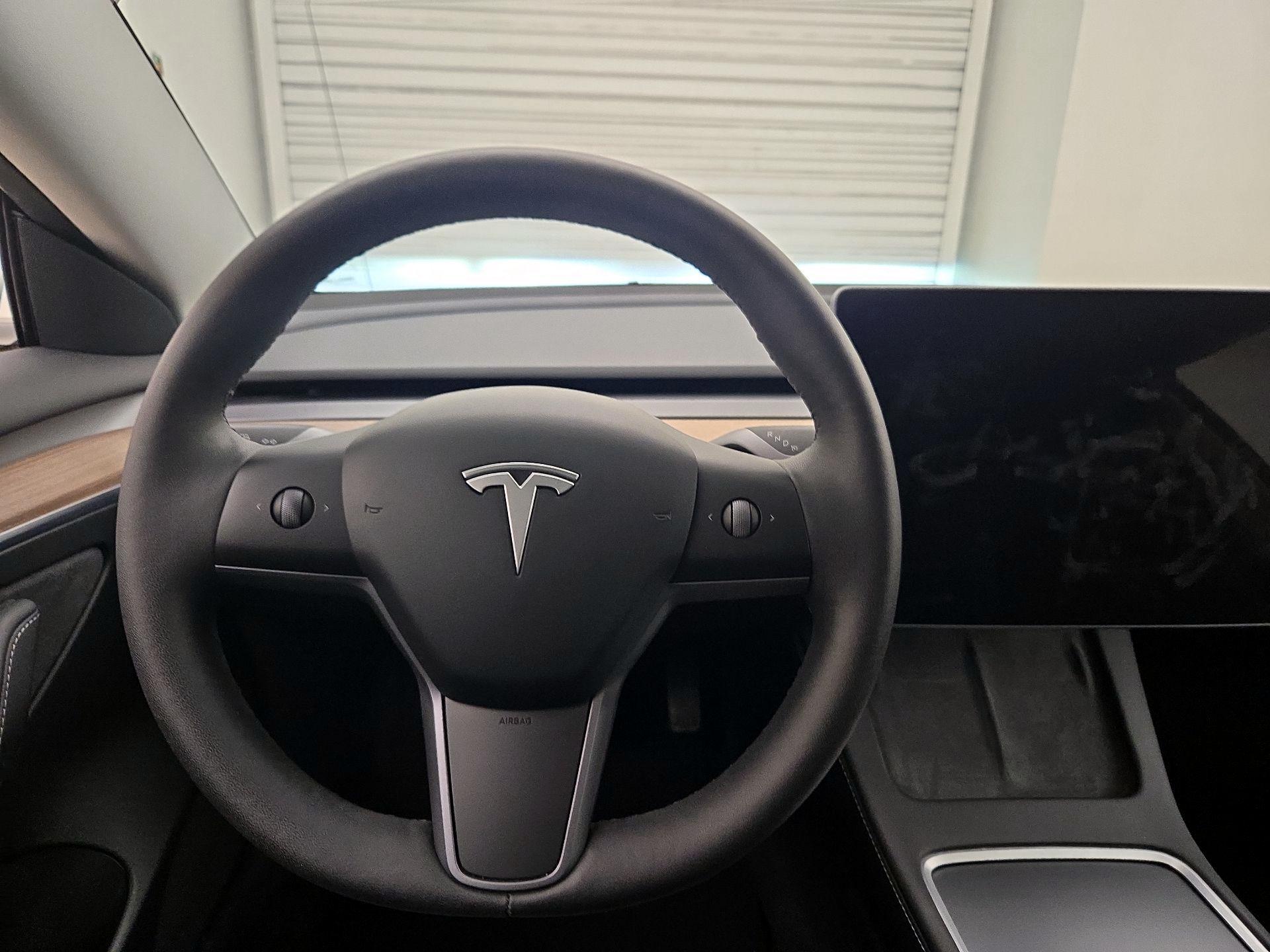 Thumbnail: 2023 Tesla Model 3 - 10
