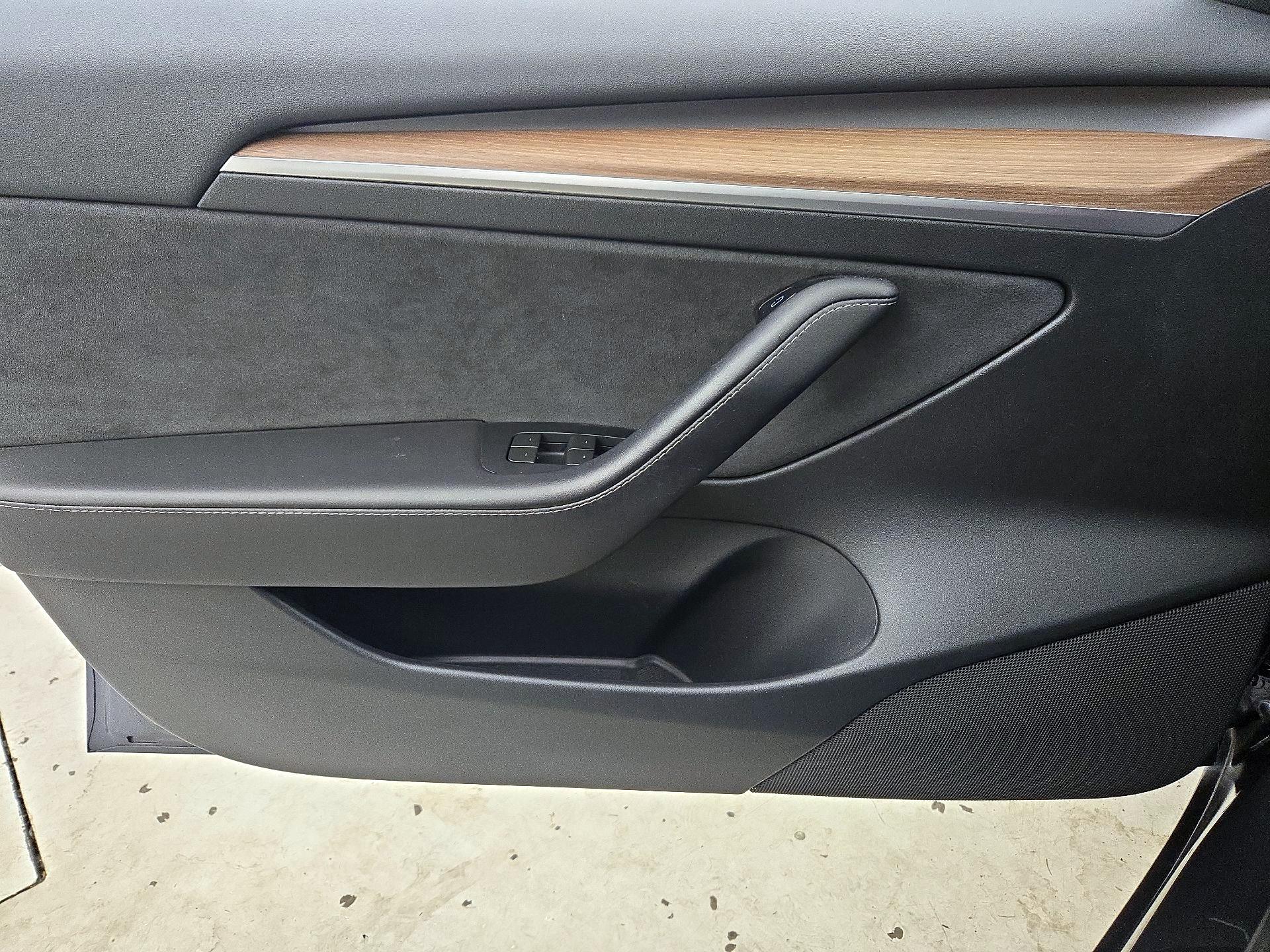 Thumbnail: 2023 Tesla Model 3 - 12