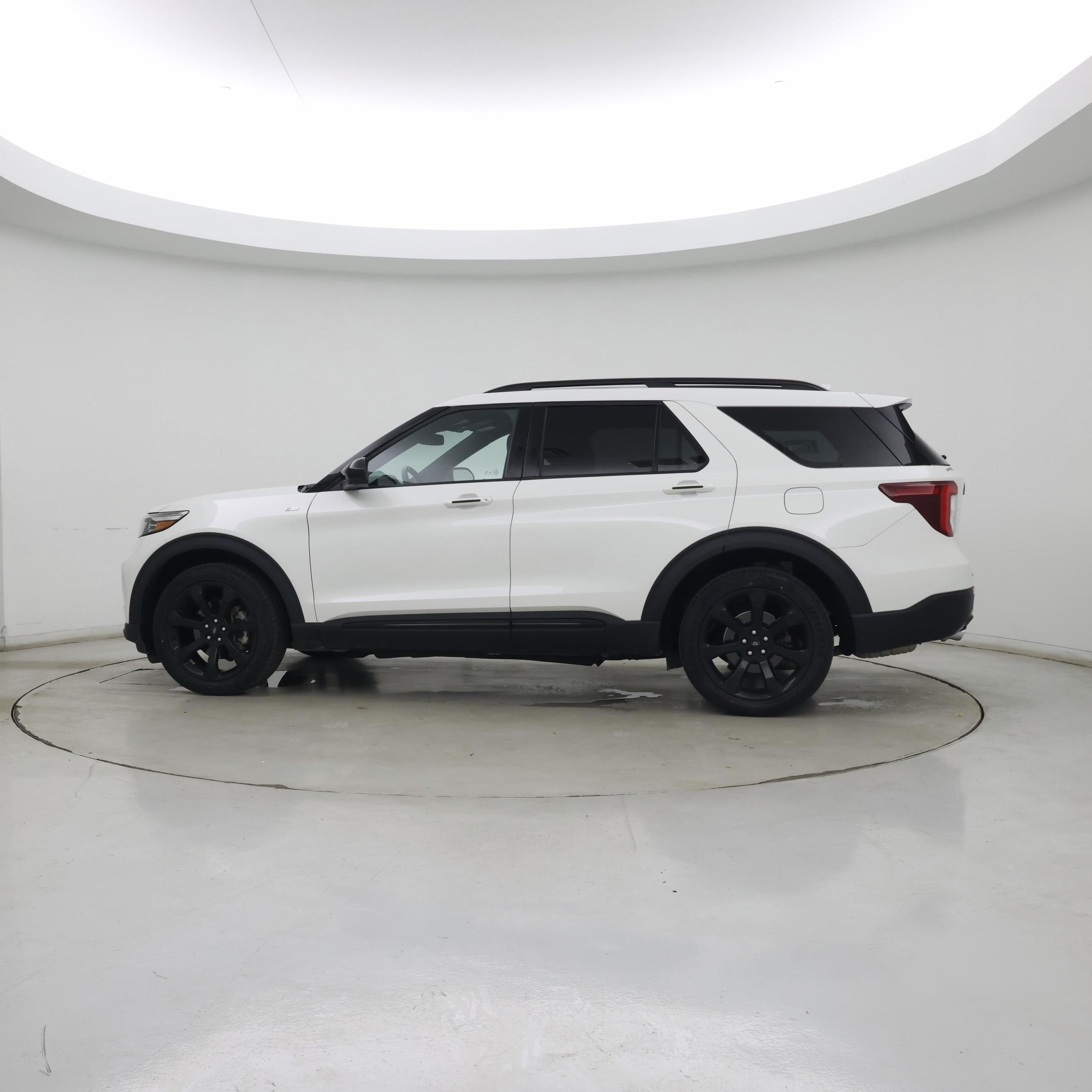Thumbnail: 2022 Ford Explorer - 3
