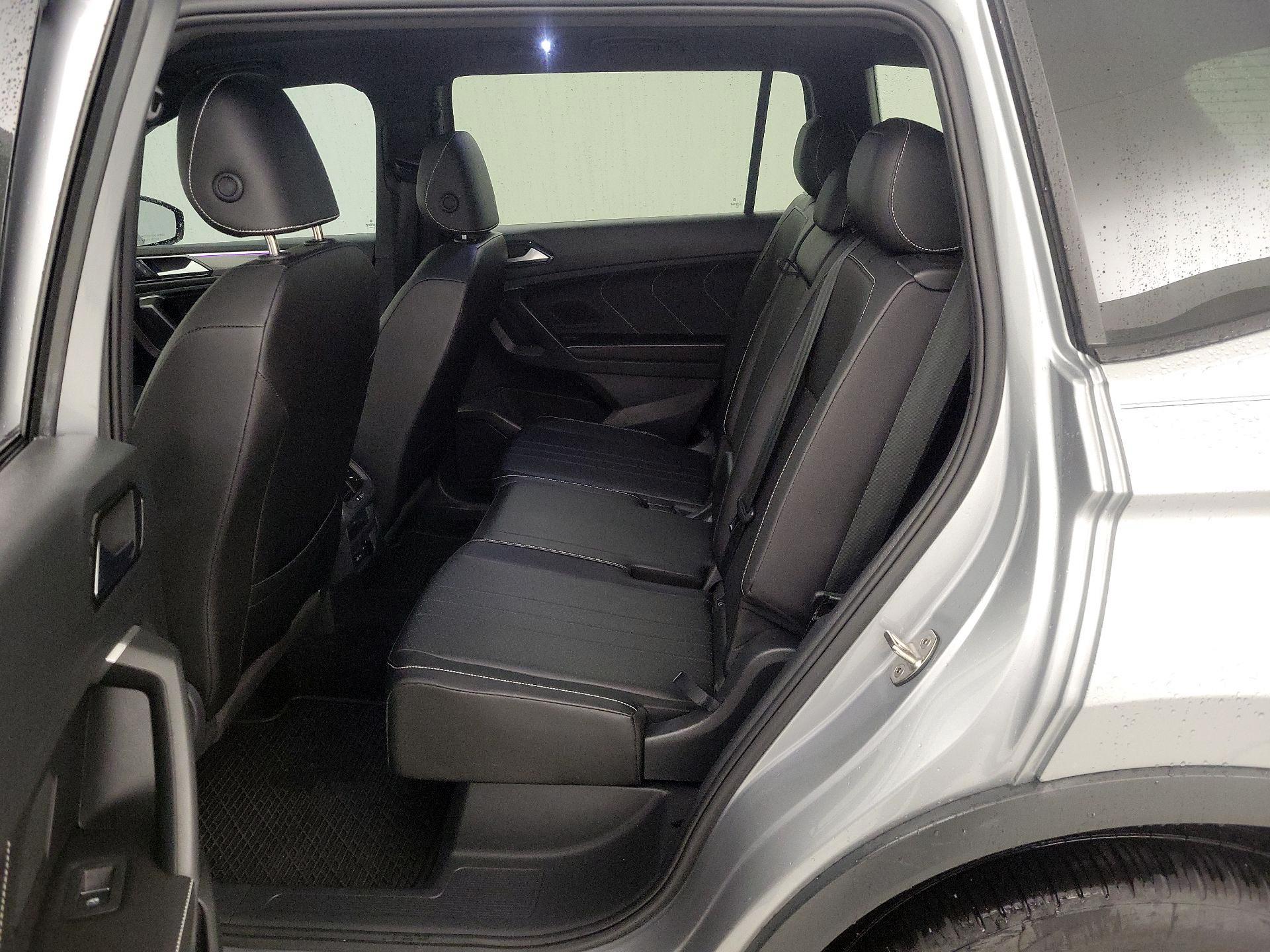 Thumbnail: 2023 Volkswagen Tiguan - 20
