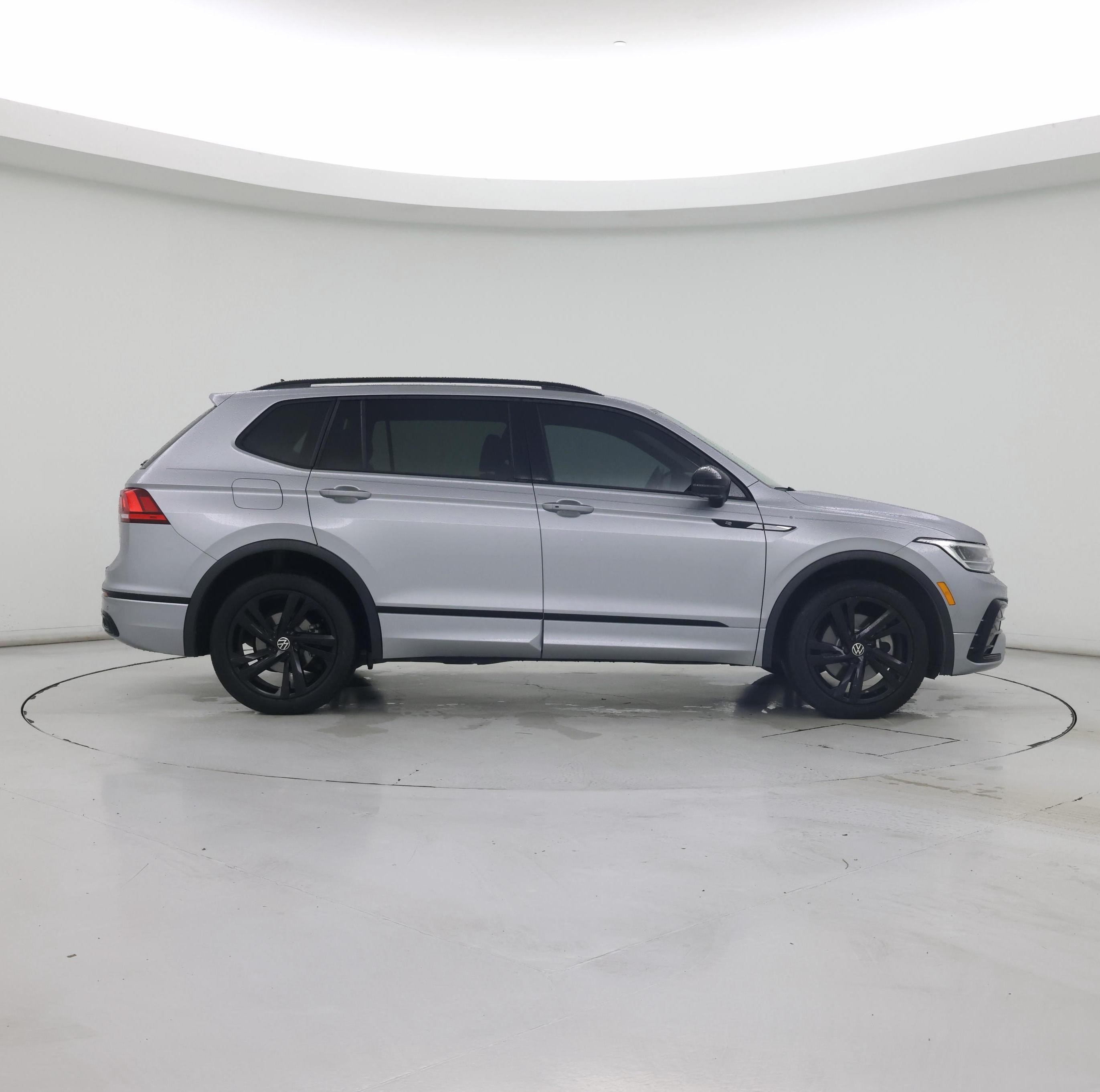 Thumbnail: 2023 Volkswagen Tiguan - 7