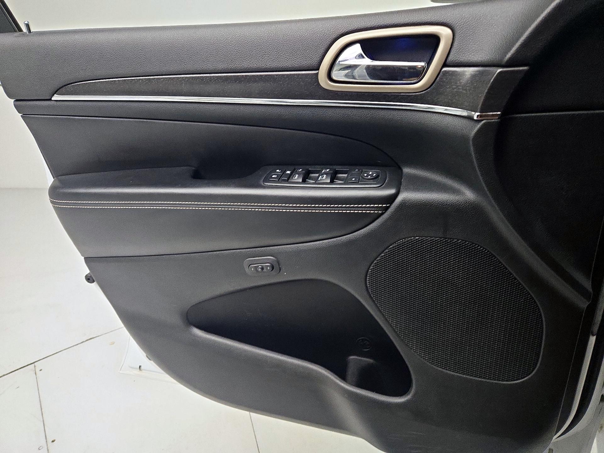 Thumbnail: 2014 Jeep Grand Cherokee - 12