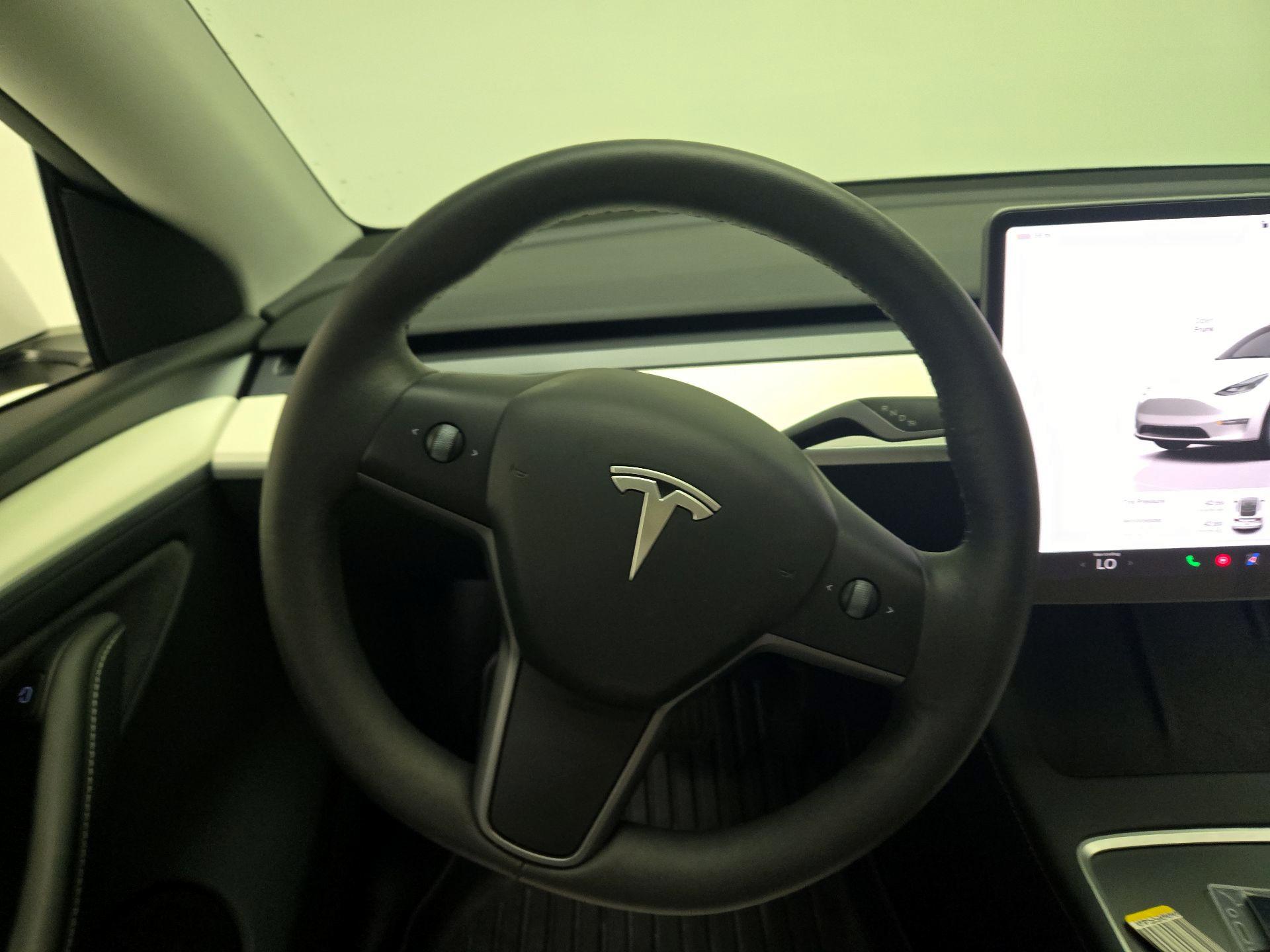 Thumbnail: 2024 Tesla Model Y - 10
