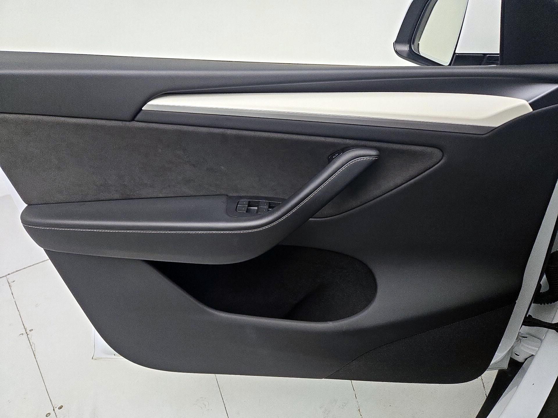 Thumbnail: 2024 Tesla Model Y - 12