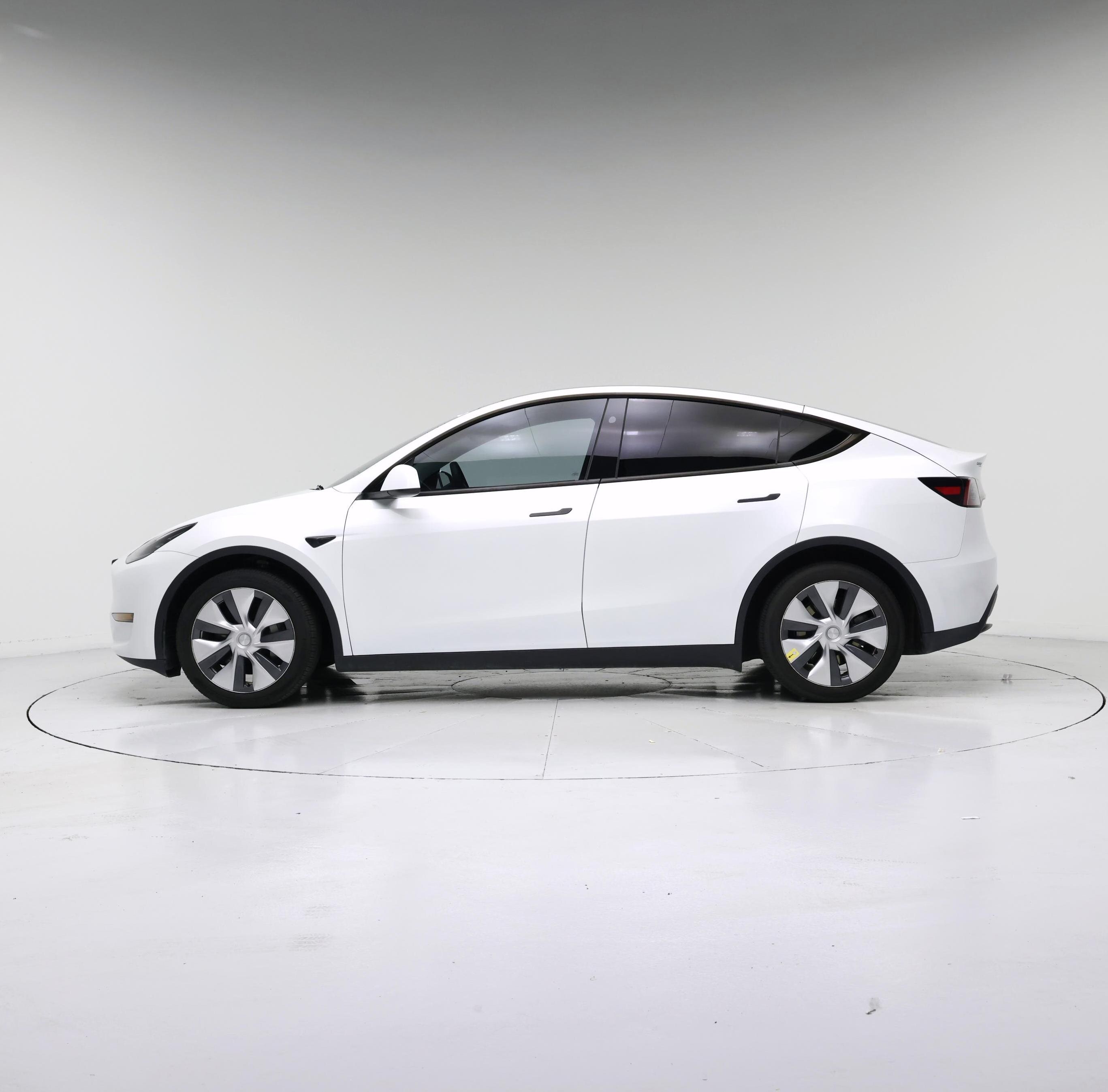 Thumbnail: 2024 Tesla Model Y - 3