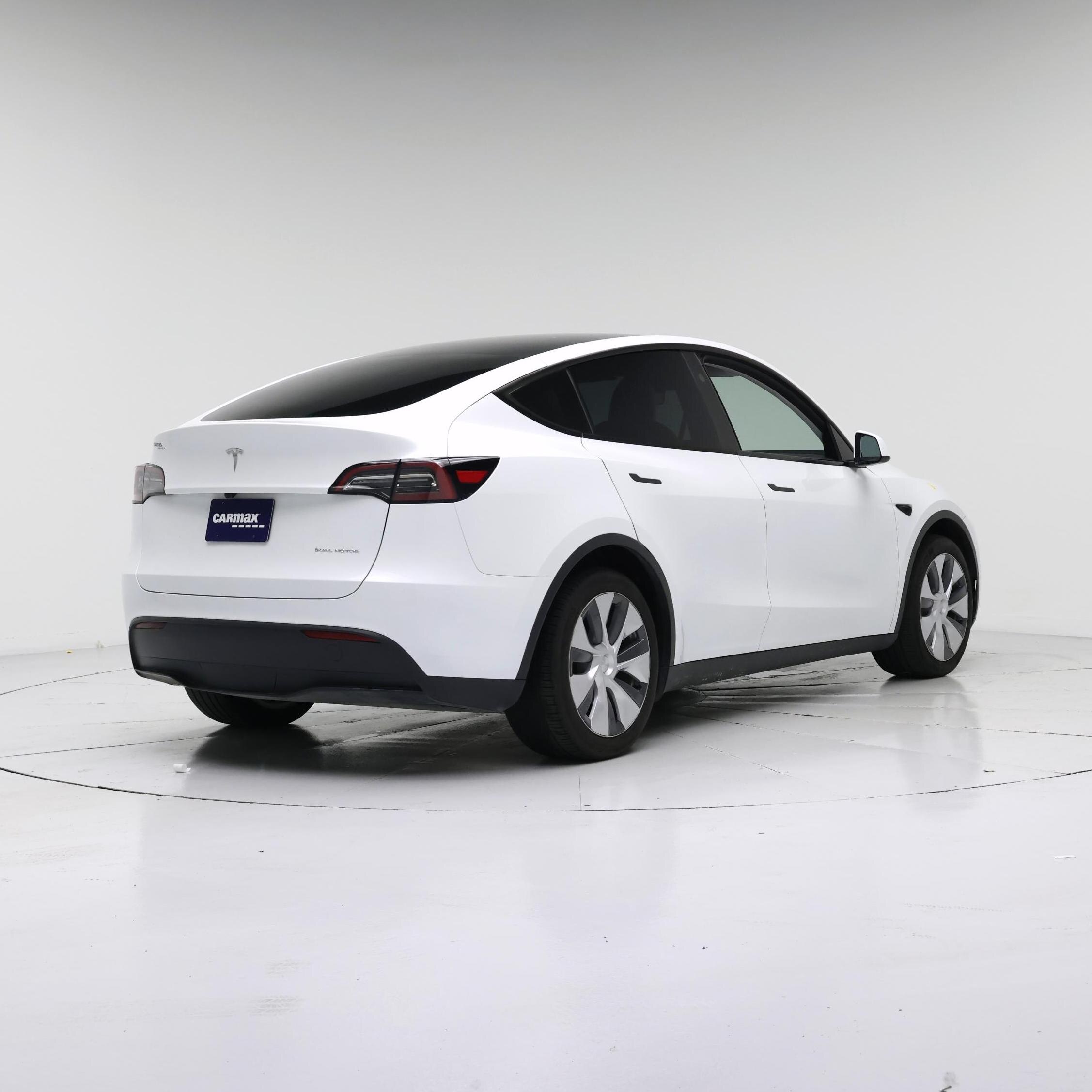 Thumbnail: 2024 Tesla Model Y - 8