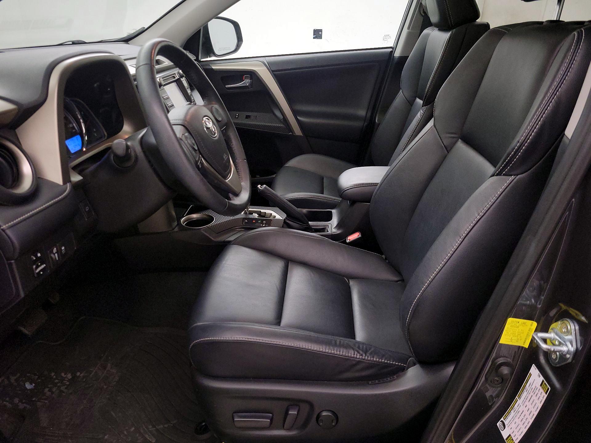 Thumbnail: 2015 Toyota RAV4 - 11