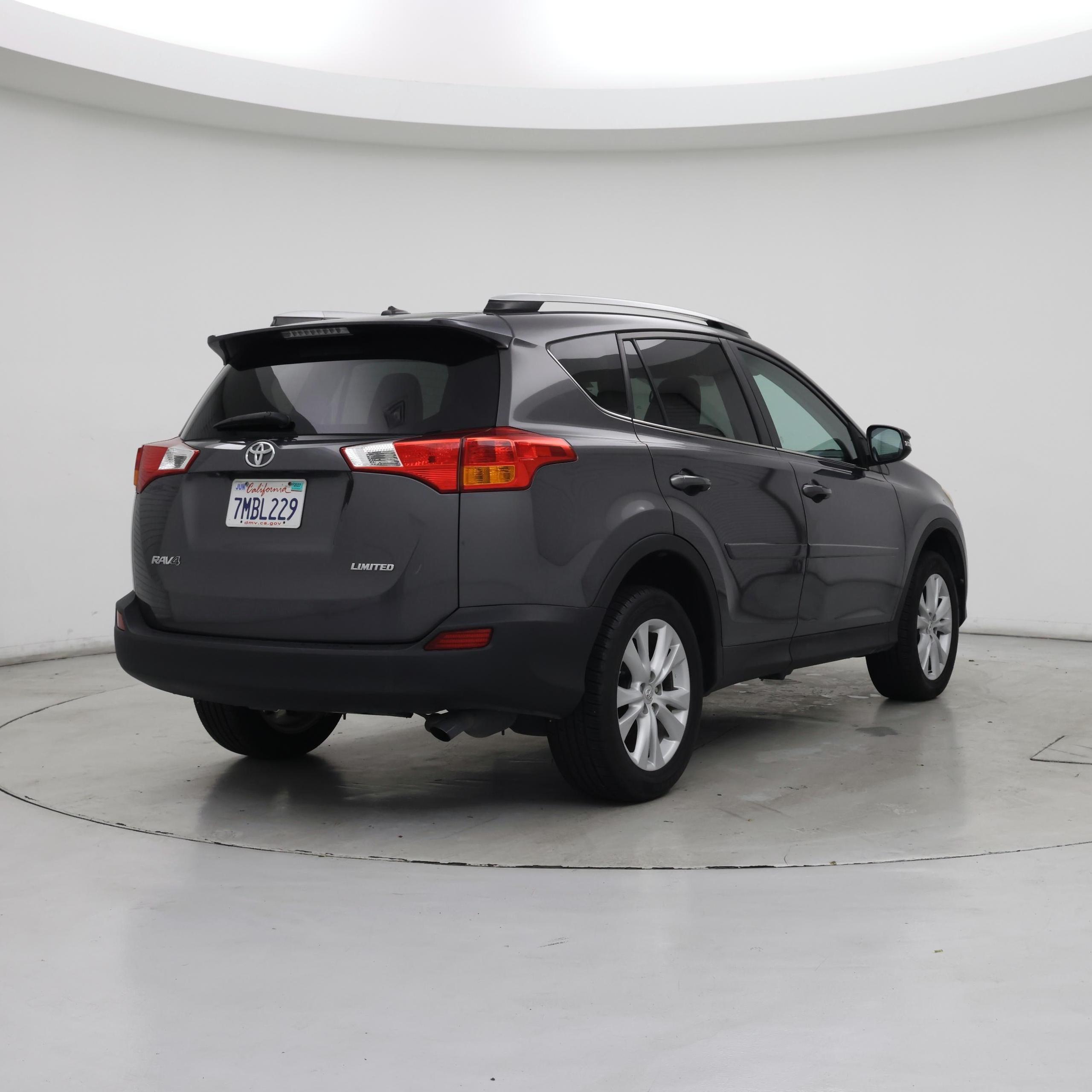 Thumbnail: 2015 Toyota RAV4 - 8