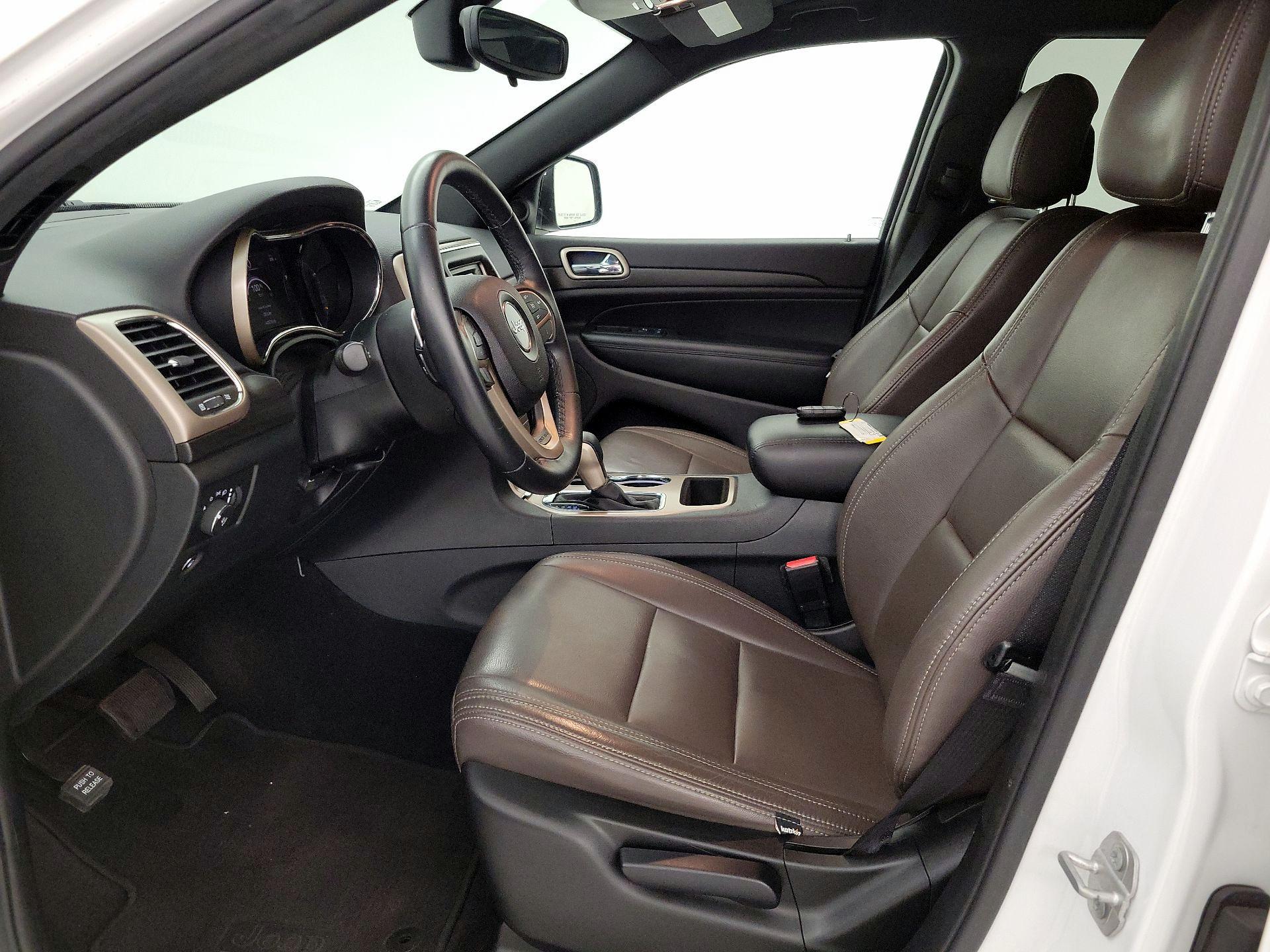 Thumbnail: 2017 Jeep Grand Cherokee - 11