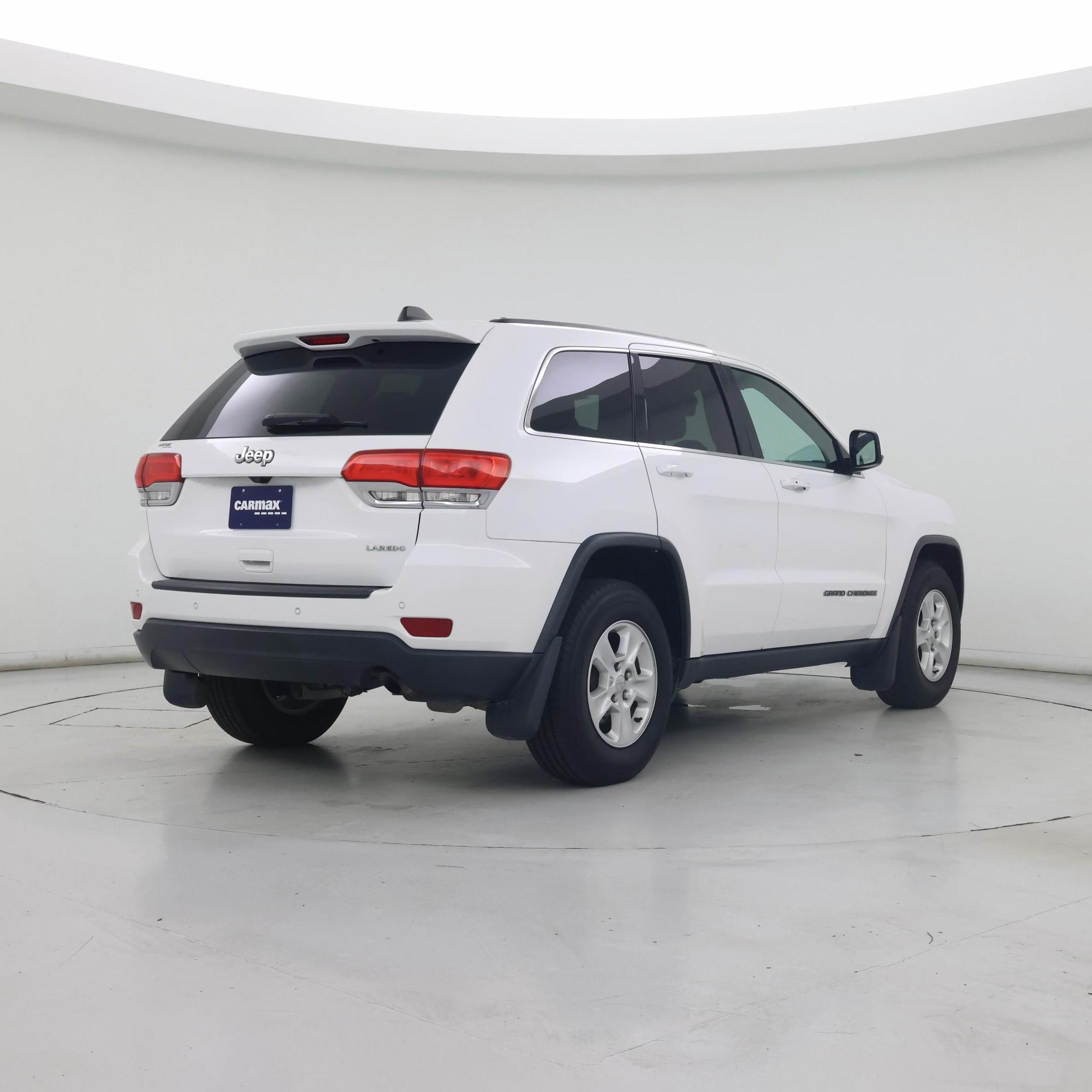 Thumbnail: 2017 Jeep Grand Cherokee - 8