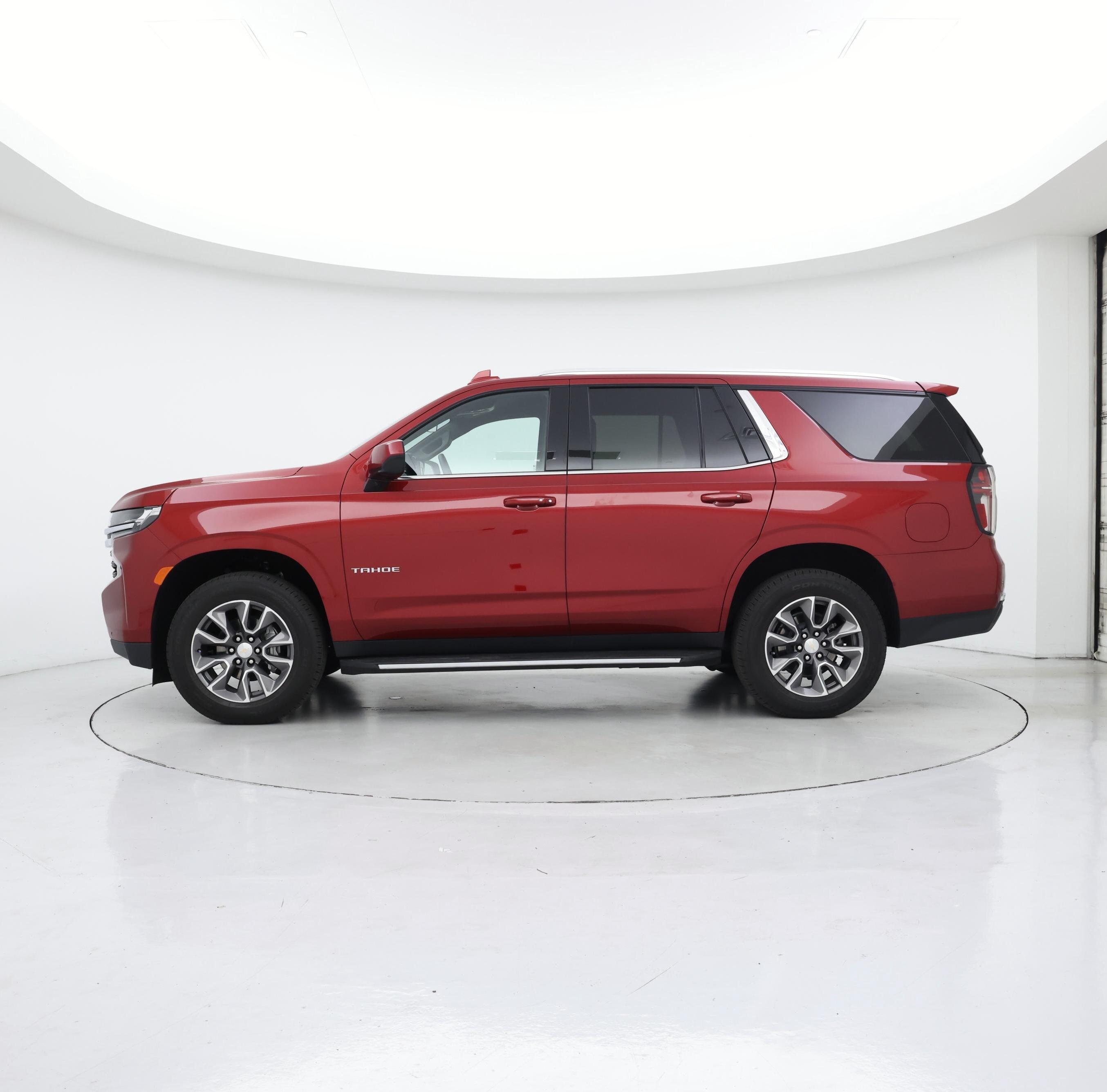 Thumbnail: 2023 Chevrolet Tahoe - 3
