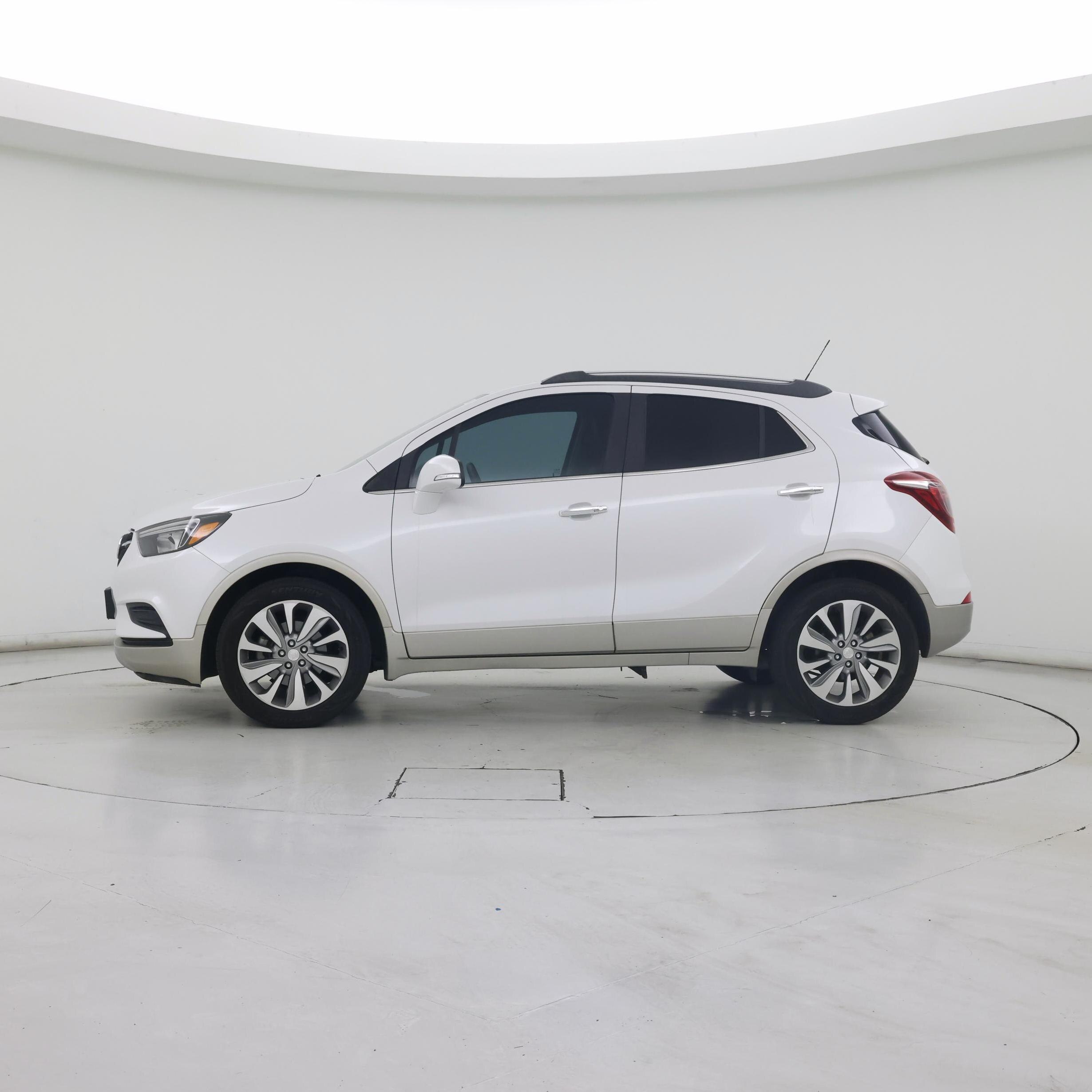 Thumbnail: 2018 Buick Encore - 3