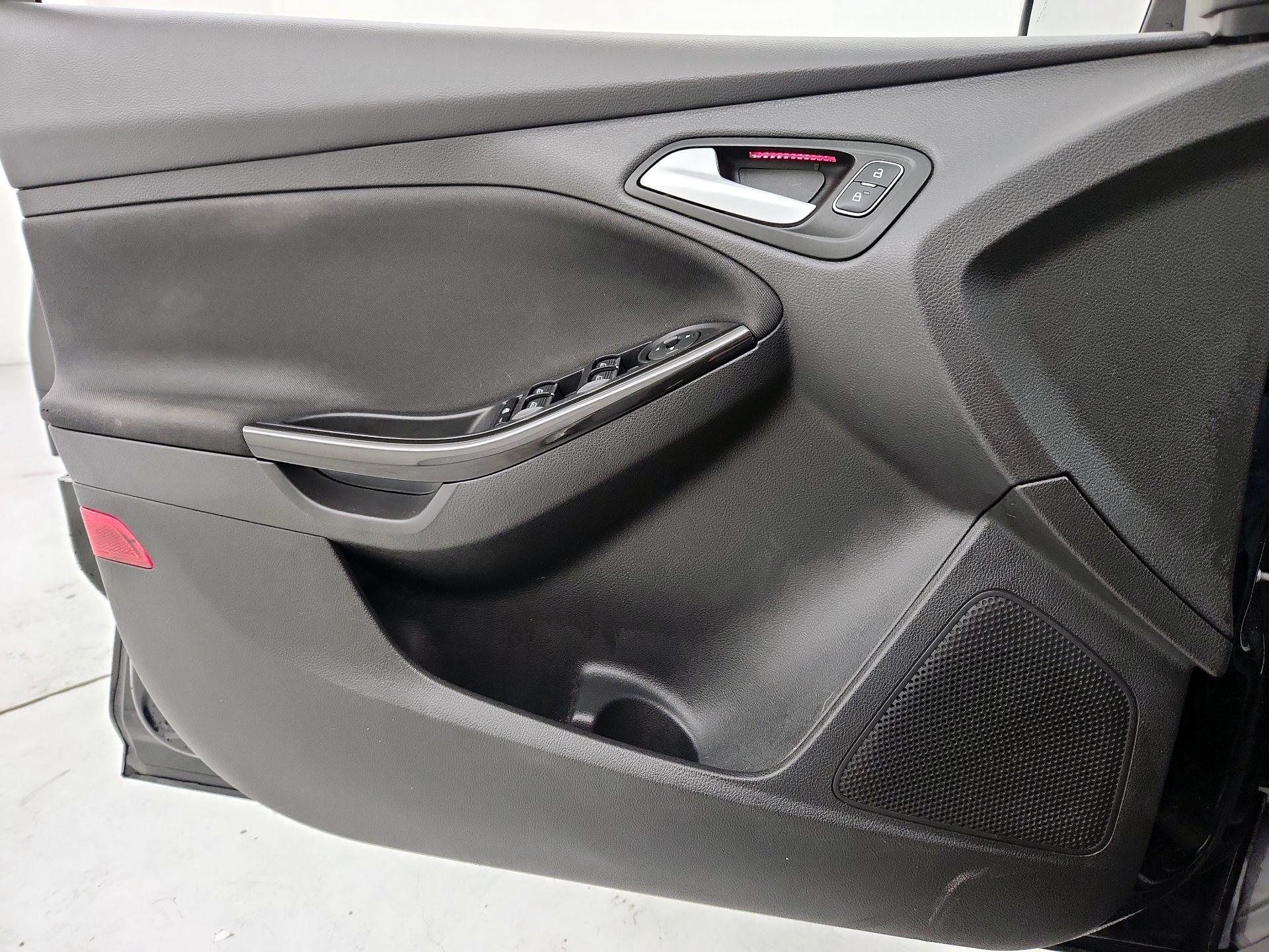 Thumbnail: 2017 Ford Focus - 12