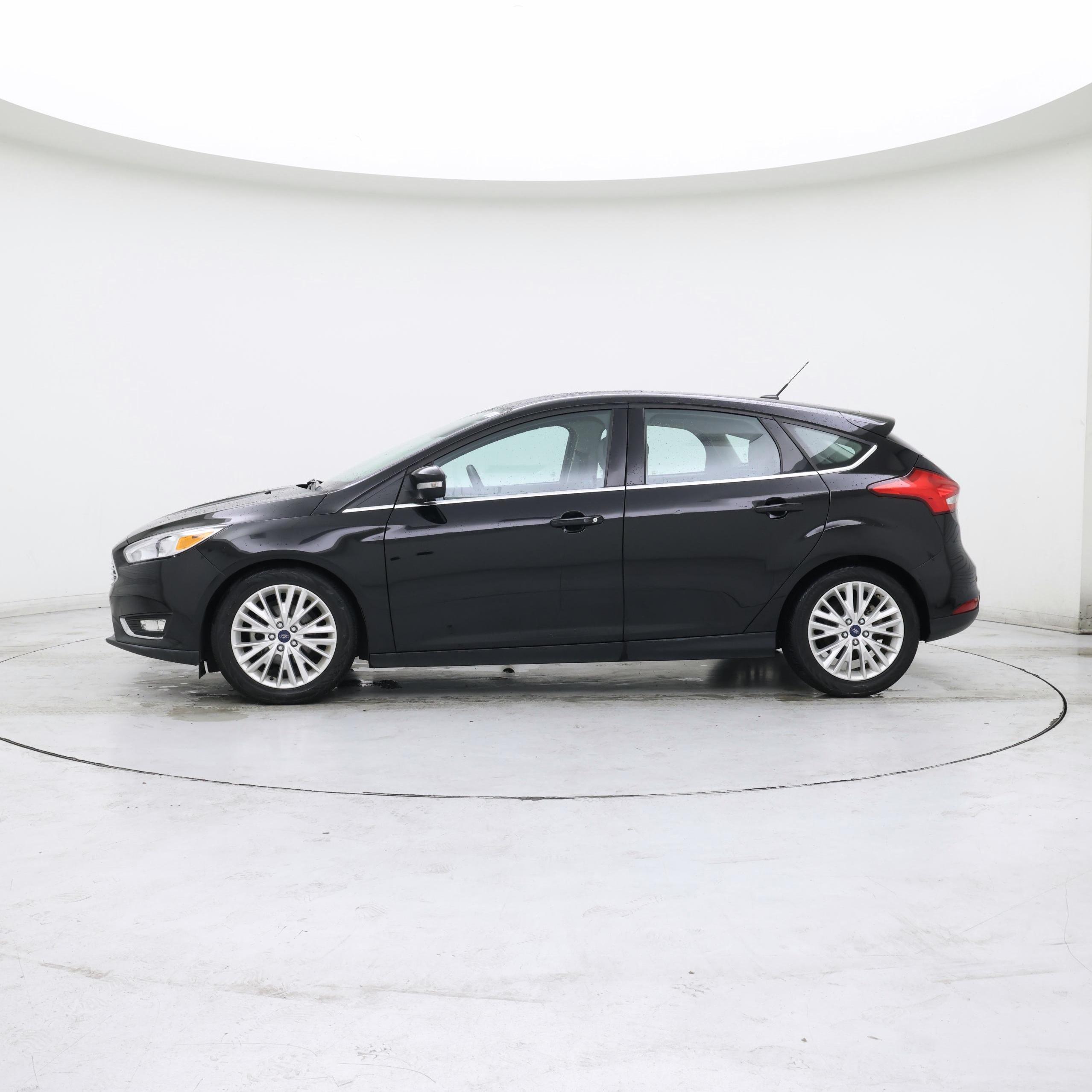 Thumbnail: 2017 Ford Focus - 3