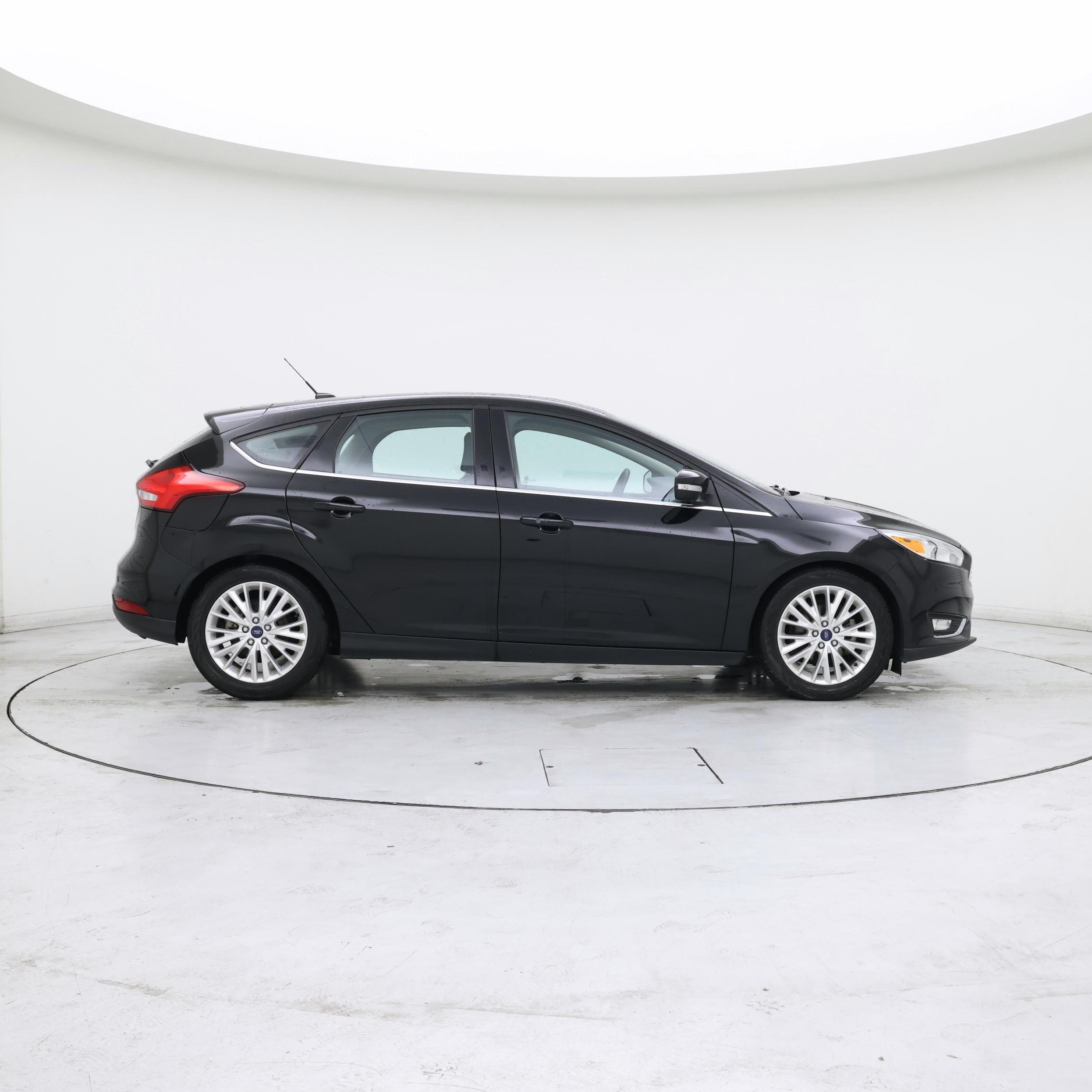 Thumbnail: 2017 Ford Focus - 7