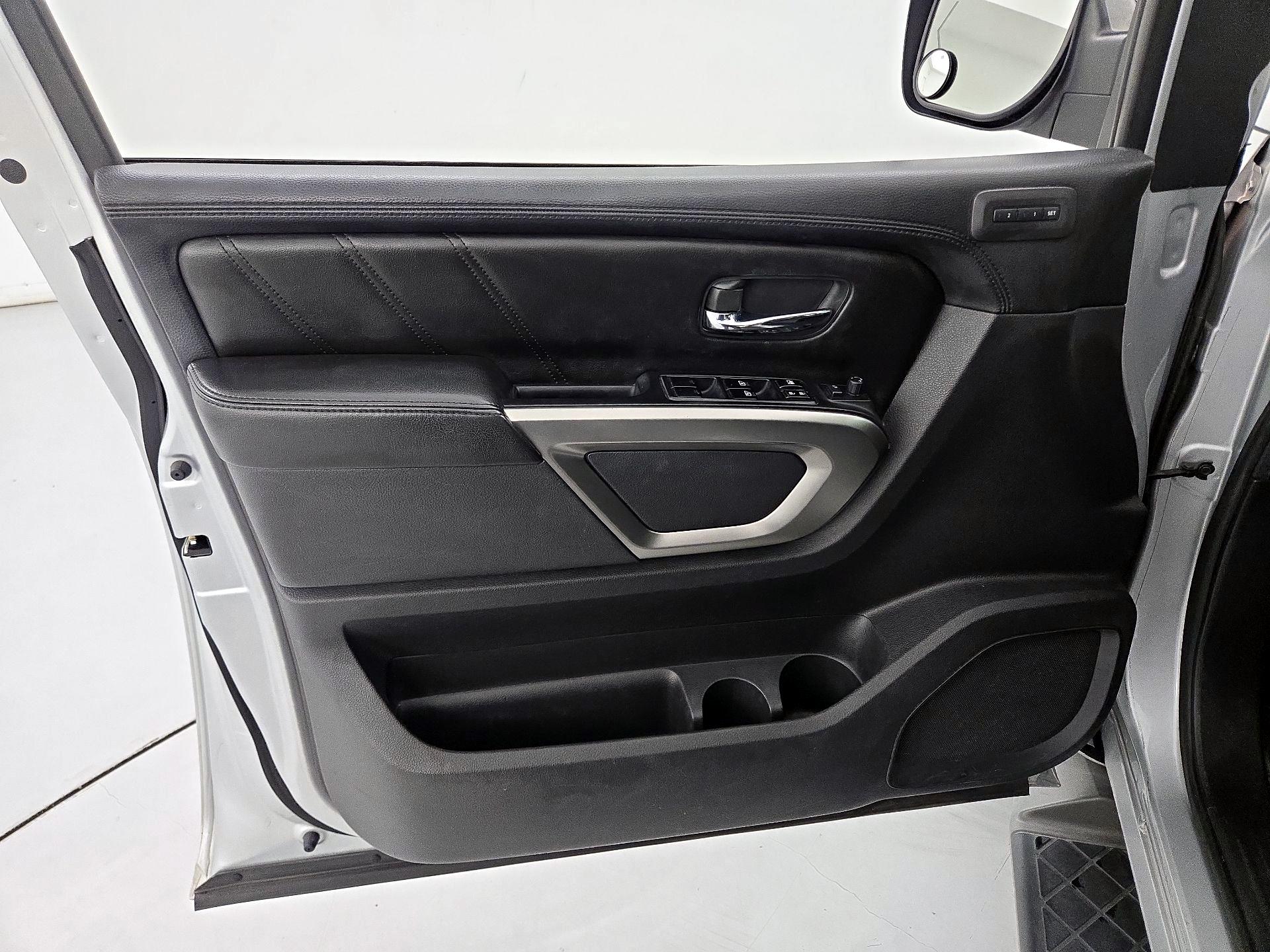 Thumbnail: 2015 Nissan Armada - 12