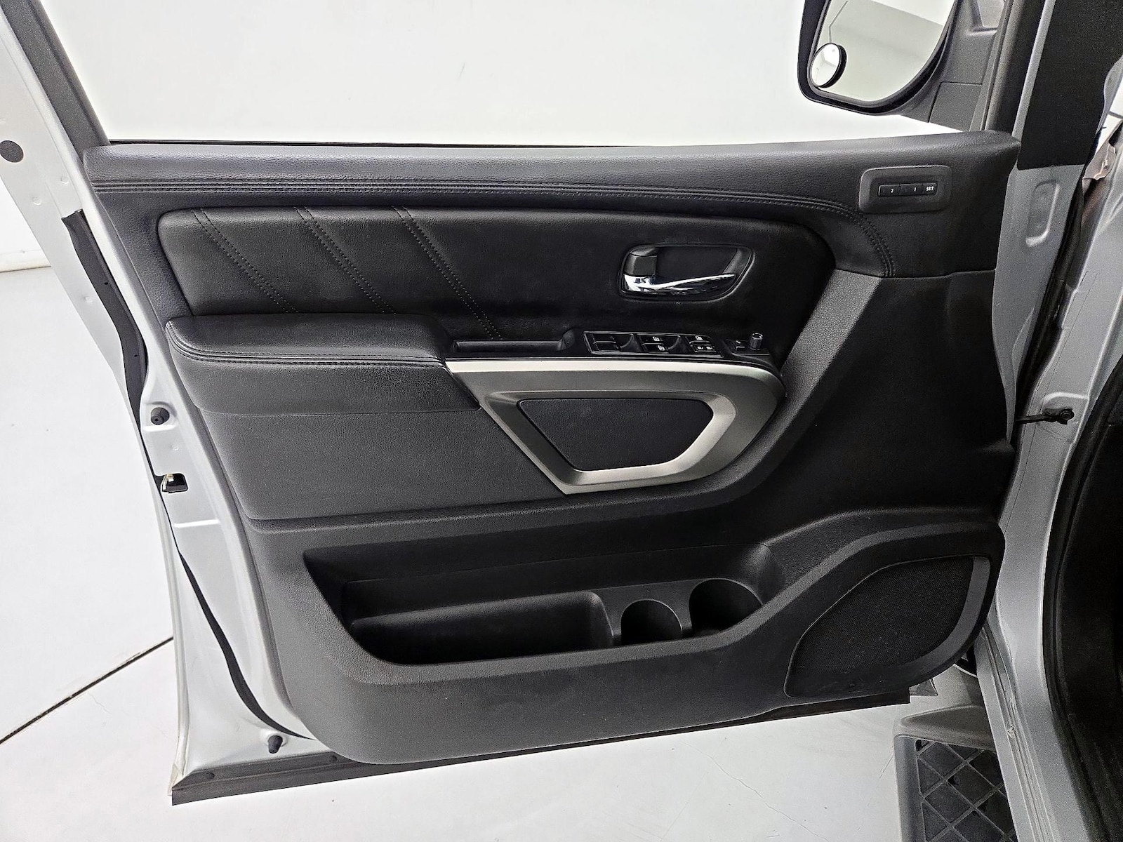 2015 Nissan Armada Platinum - Photo 13
