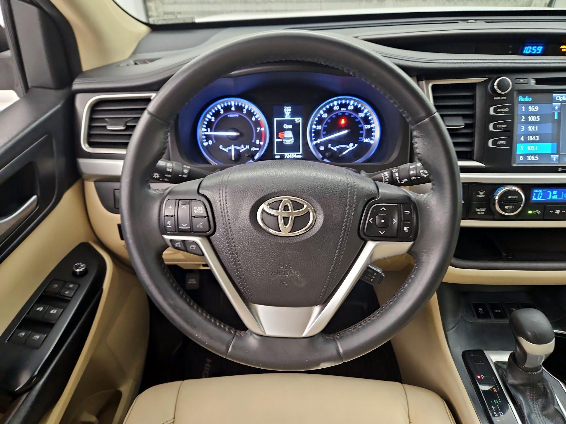 Thumbnail: 2016 Toyota Highlander - 10