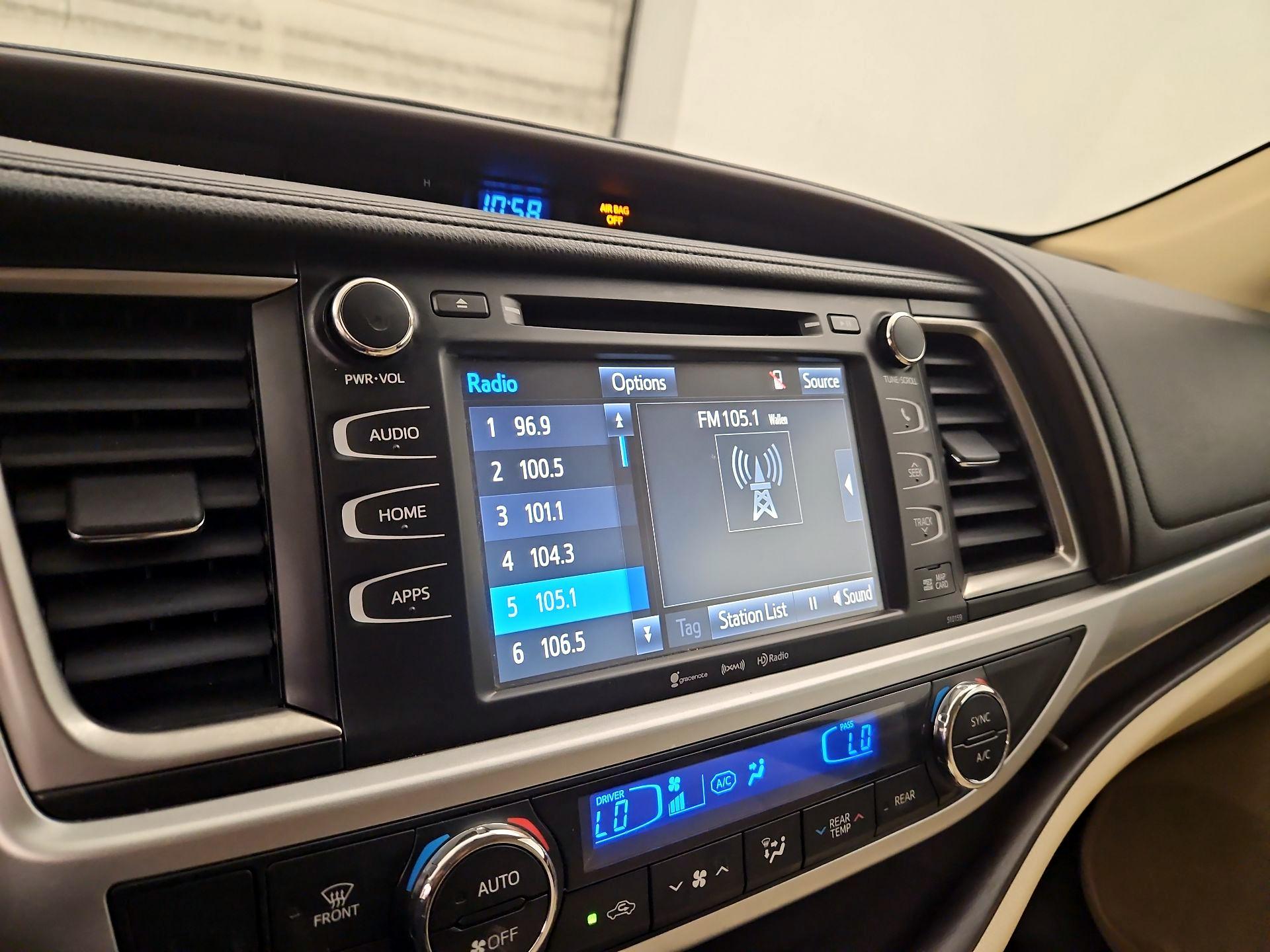 Thumbnail: 2016 Toyota Highlander - 15
