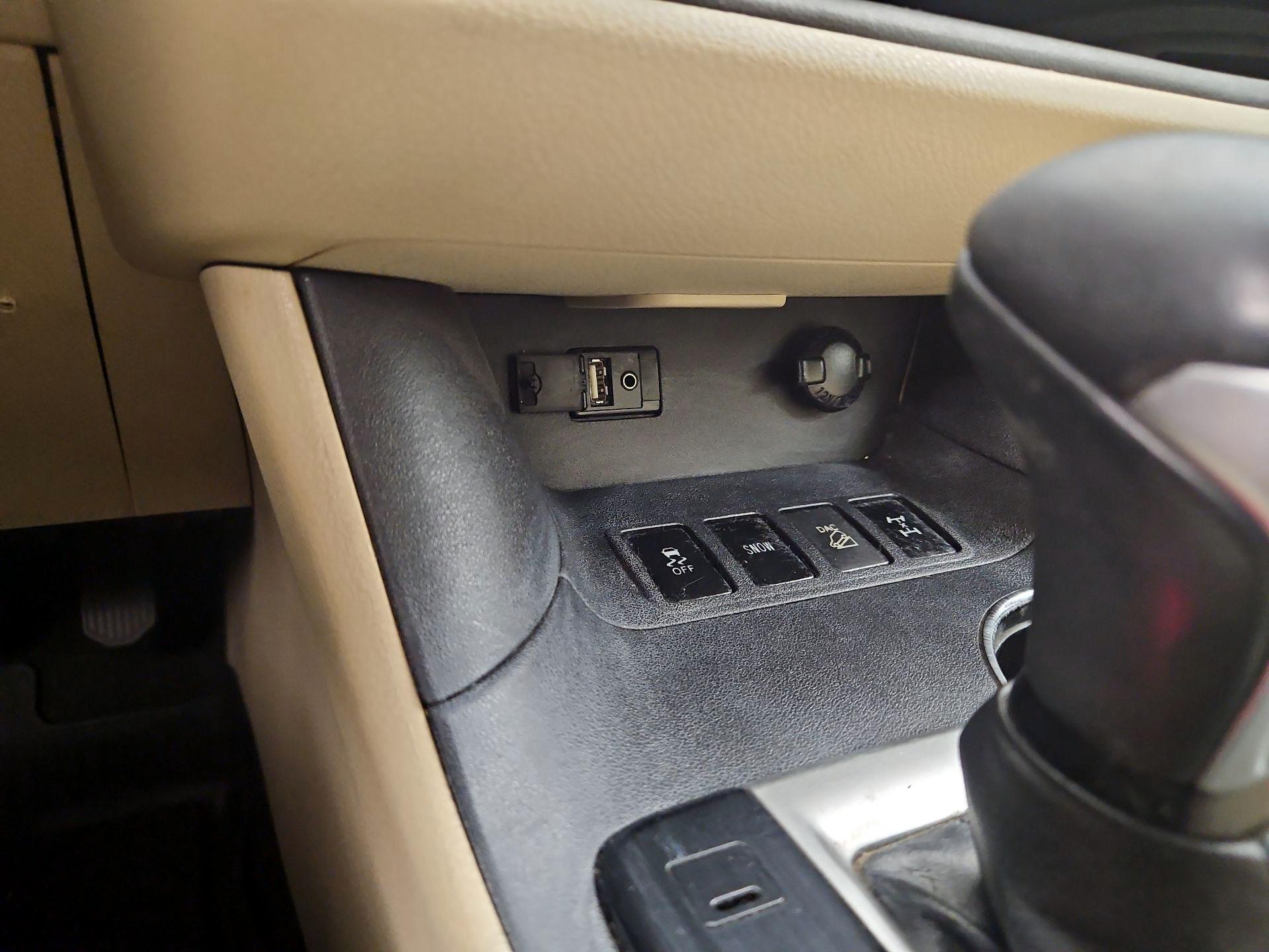 Thumbnail: 2016 Toyota Highlander - 18