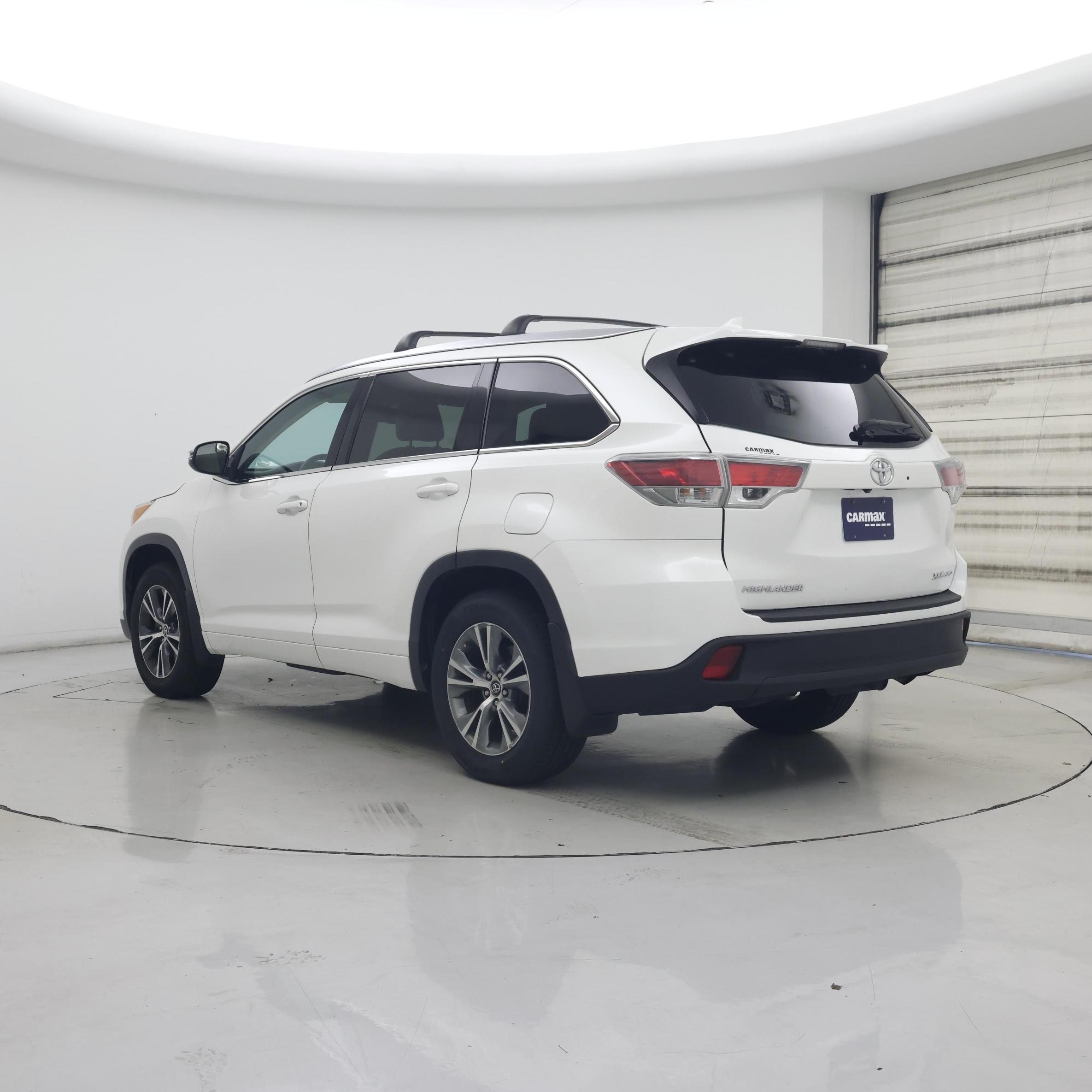 Thumbnail: 2016 Toyota Highlander - 2