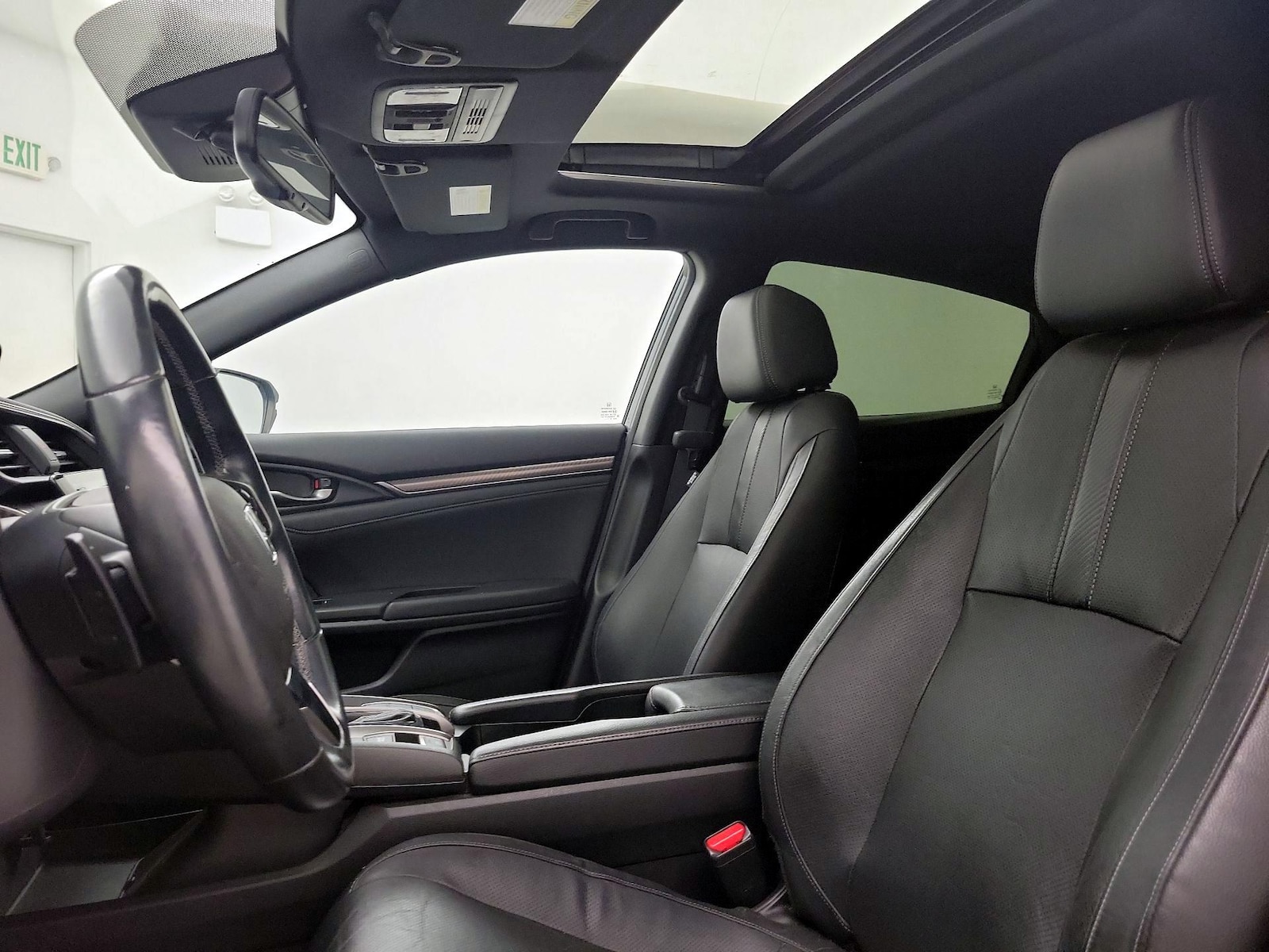 Sunroof(s) & Overhead Airbags