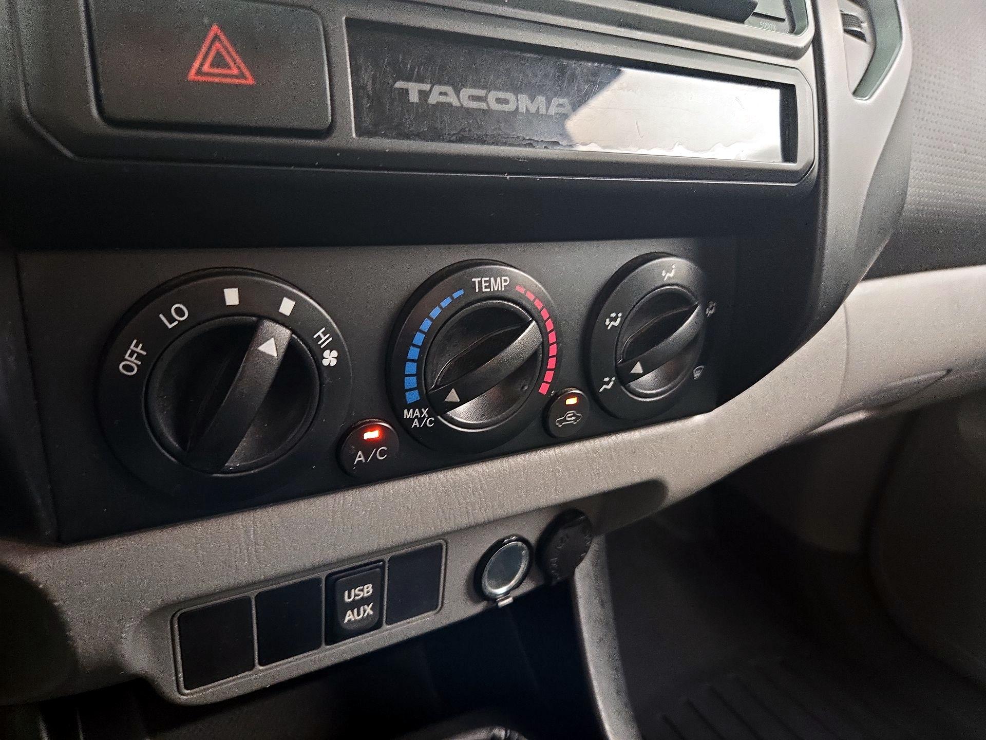 Thumbnail: 2015 Toyota Tacoma - 14