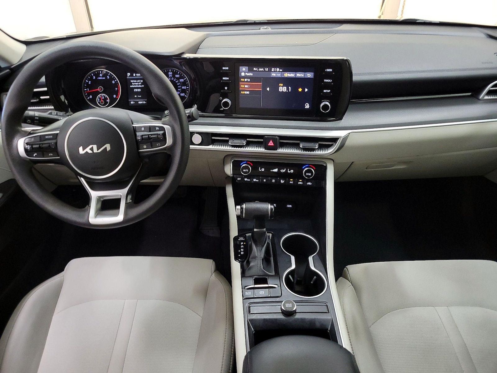2022 Kia K5 LXS - Photo 10