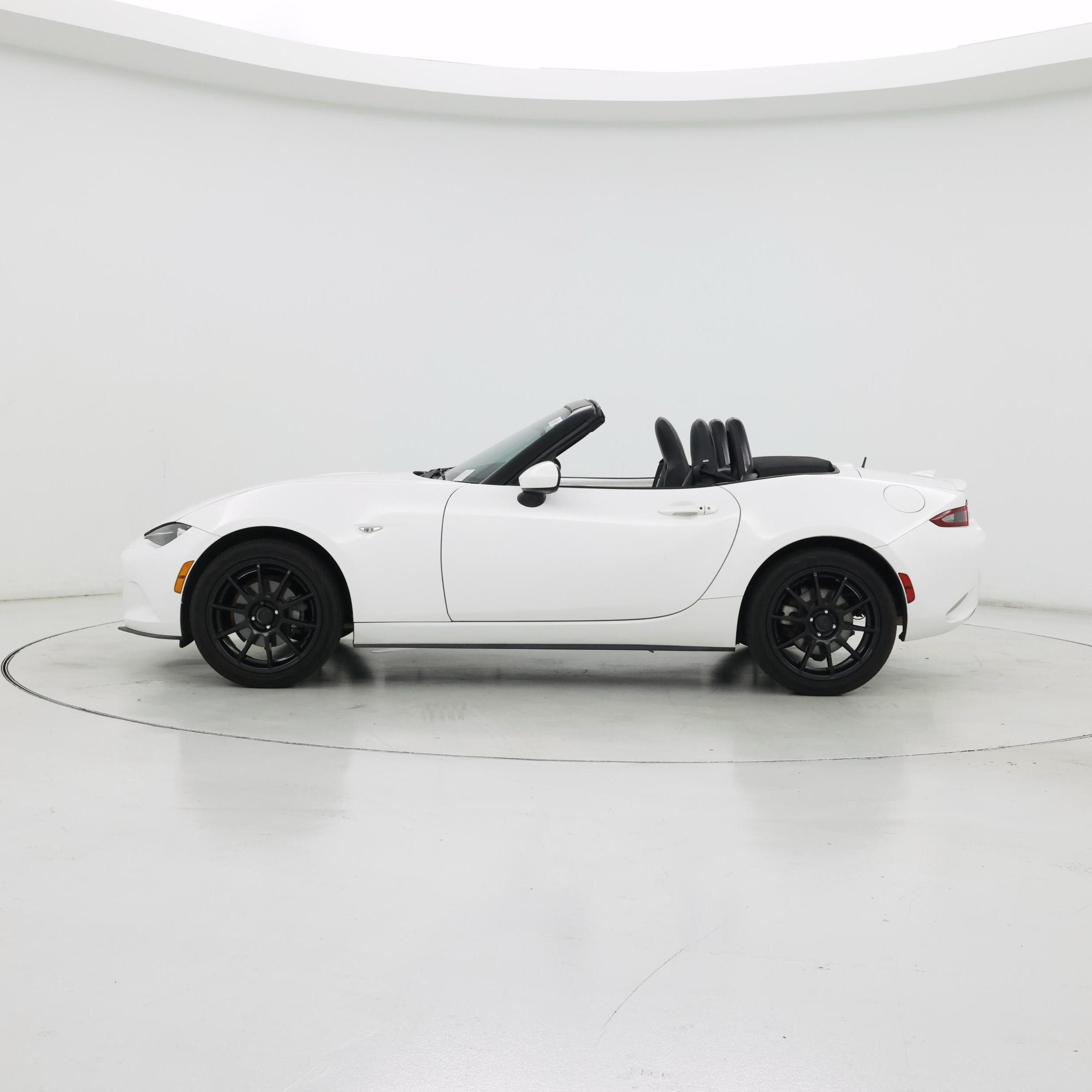 Thumbnail: 2016 Mazda MX-5 Miata - 3