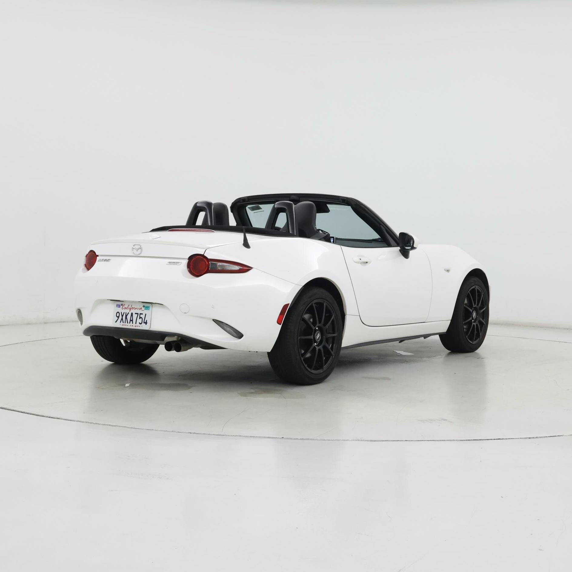 Thumbnail: 2016 Mazda MX-5 Miata - 8