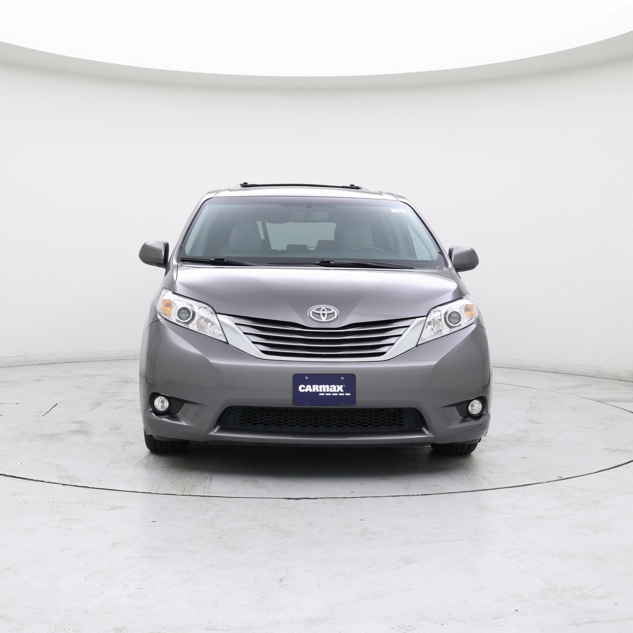 Thumbnail: 2017 Toyota Sienna - 5