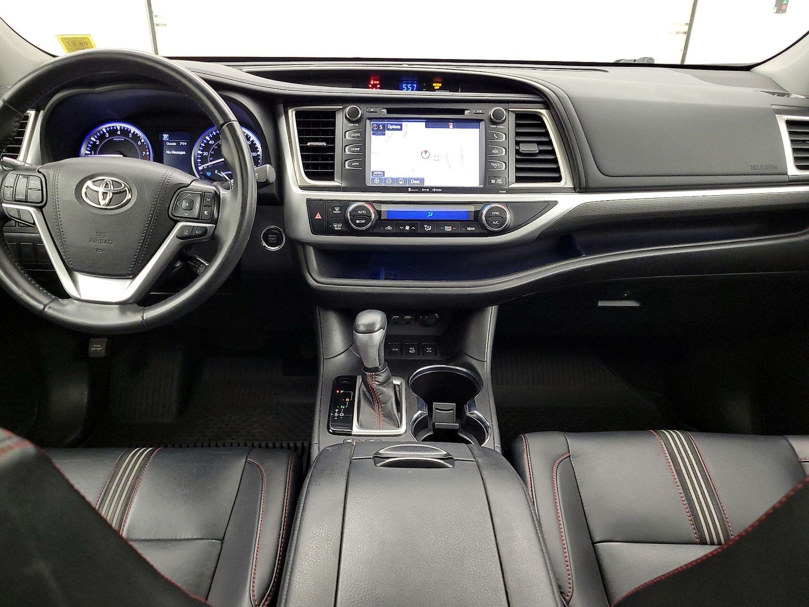 2019 Toyota Highlander SE - Photo 10