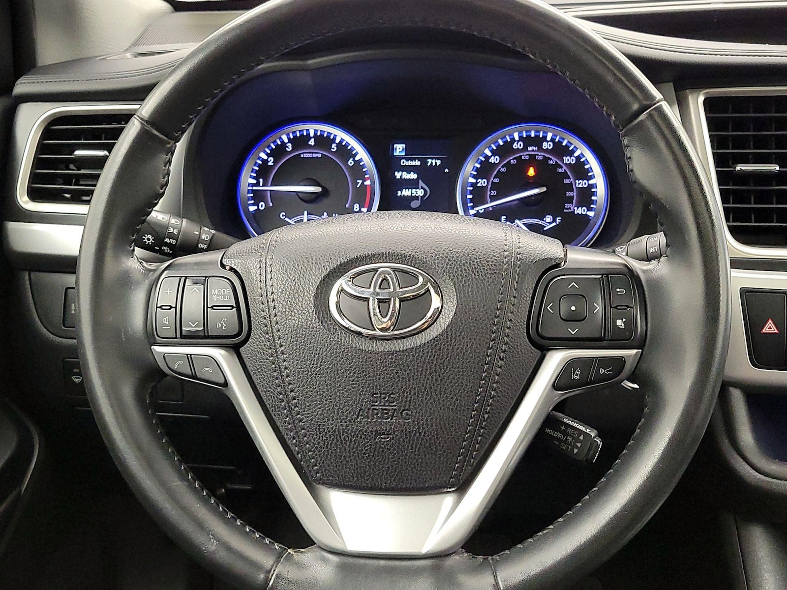 2019 Toyota Highlander SE - Photo 11