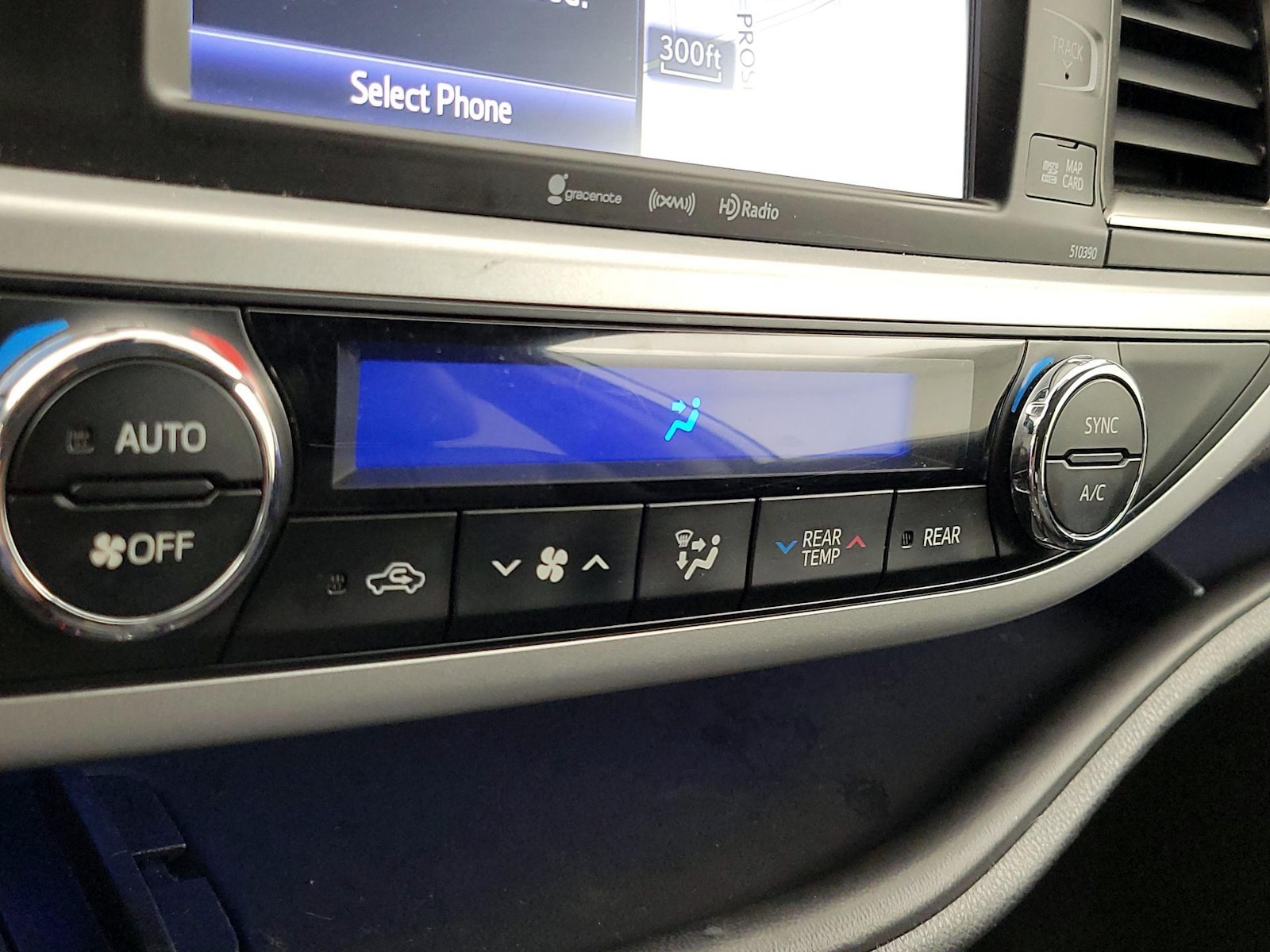 2019 Toyota Highlander SE - Photo 18