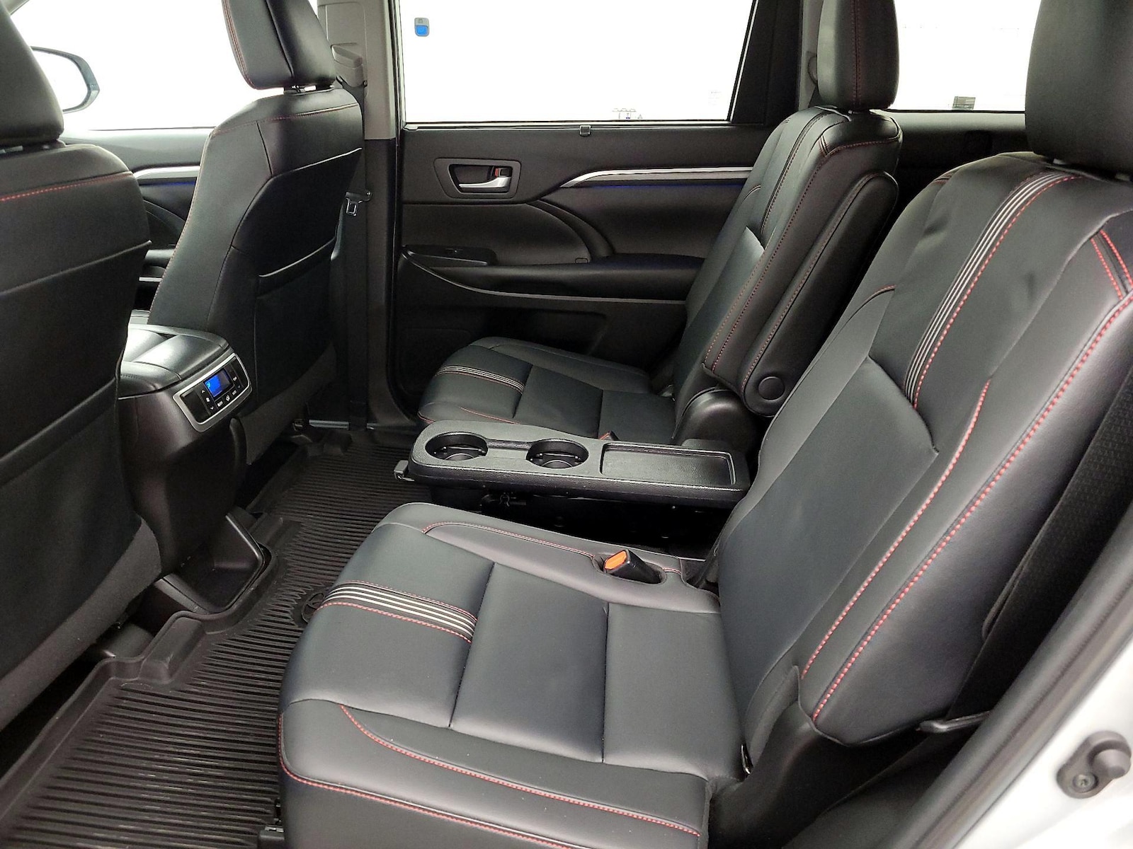 2019 Toyota Highlander SE - Photo 22