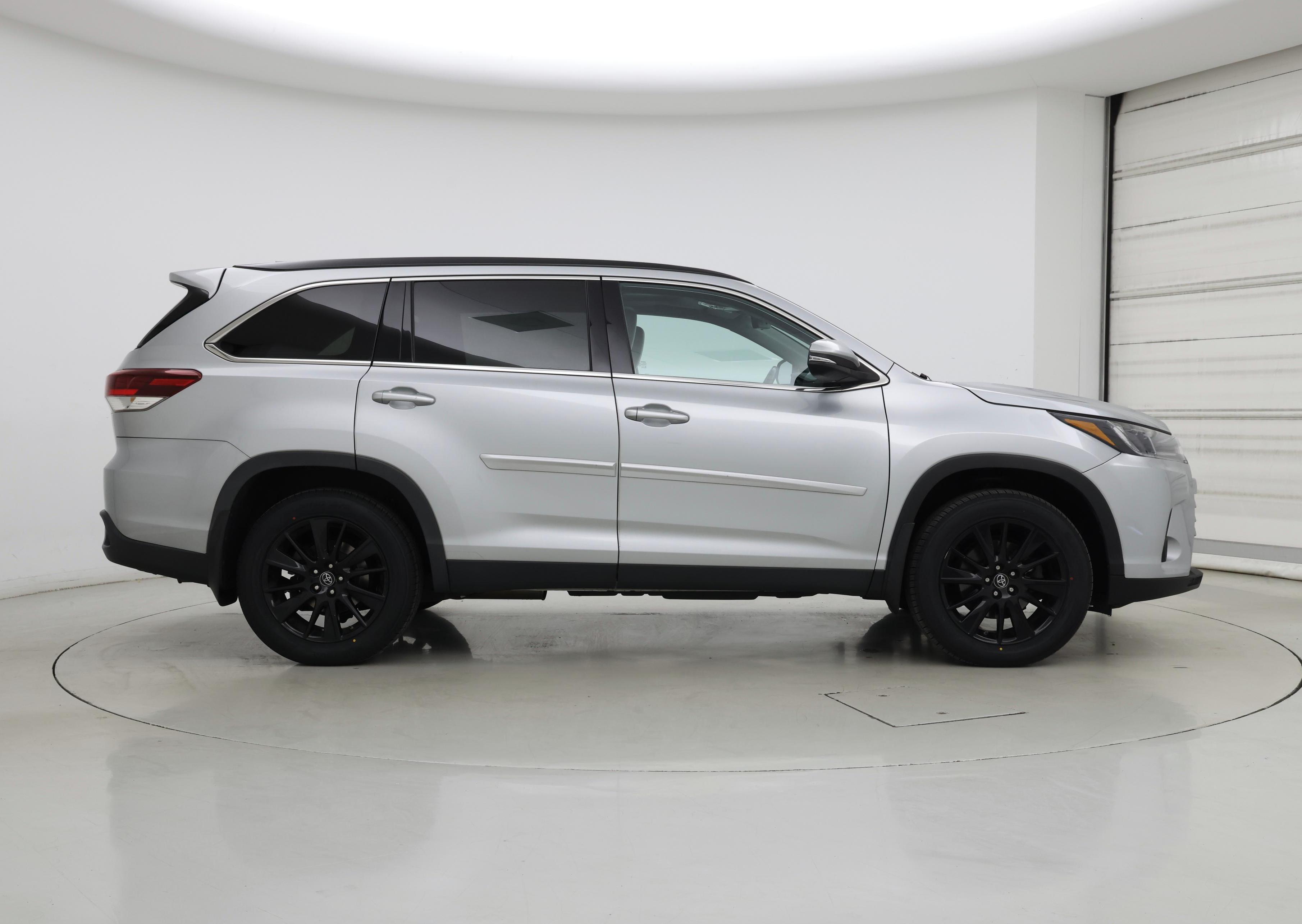 Thumbnail: 2019 Toyota Highlander - 7