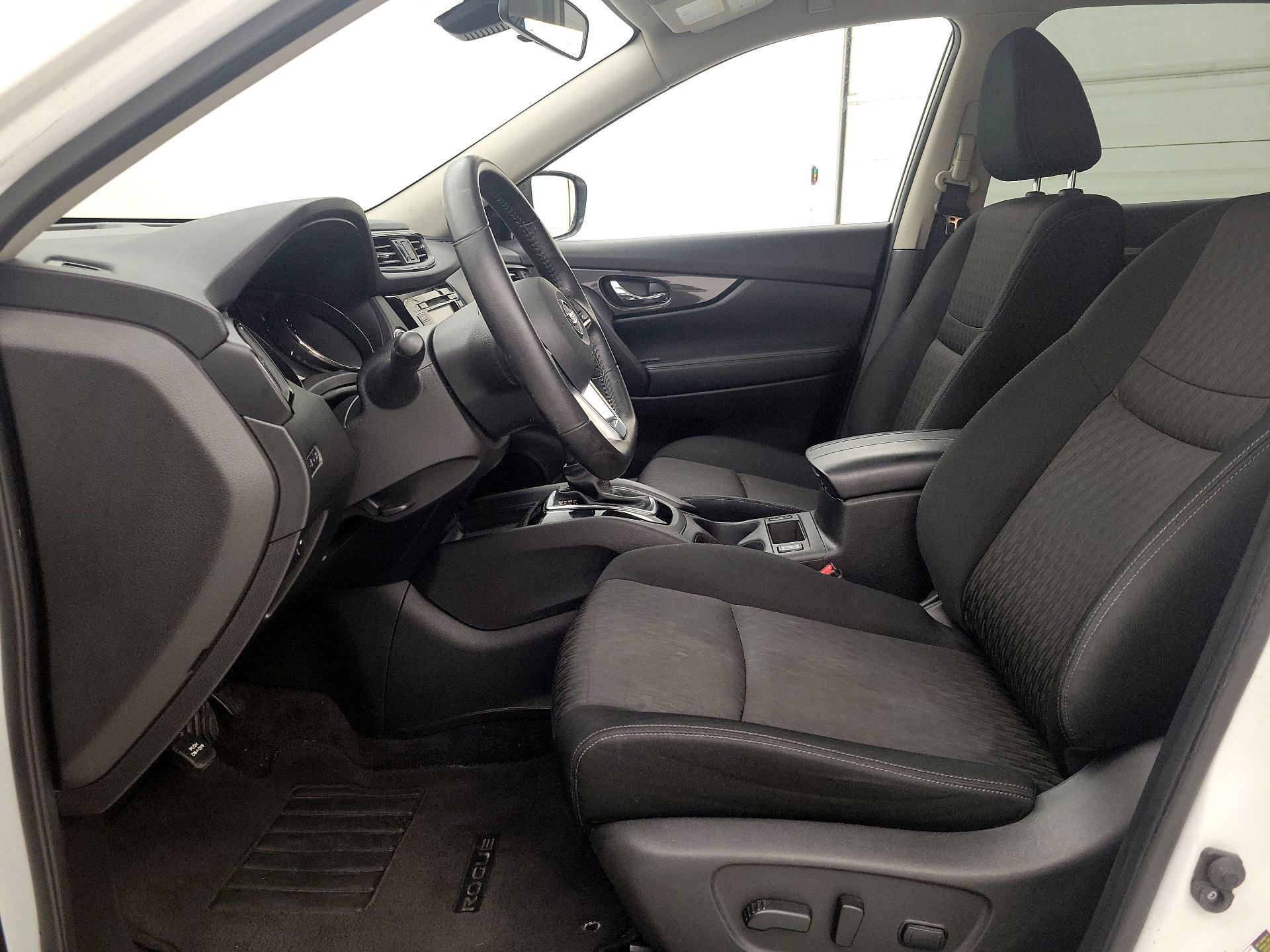 Thumbnail: 2019 Nissan Rogue - 11
