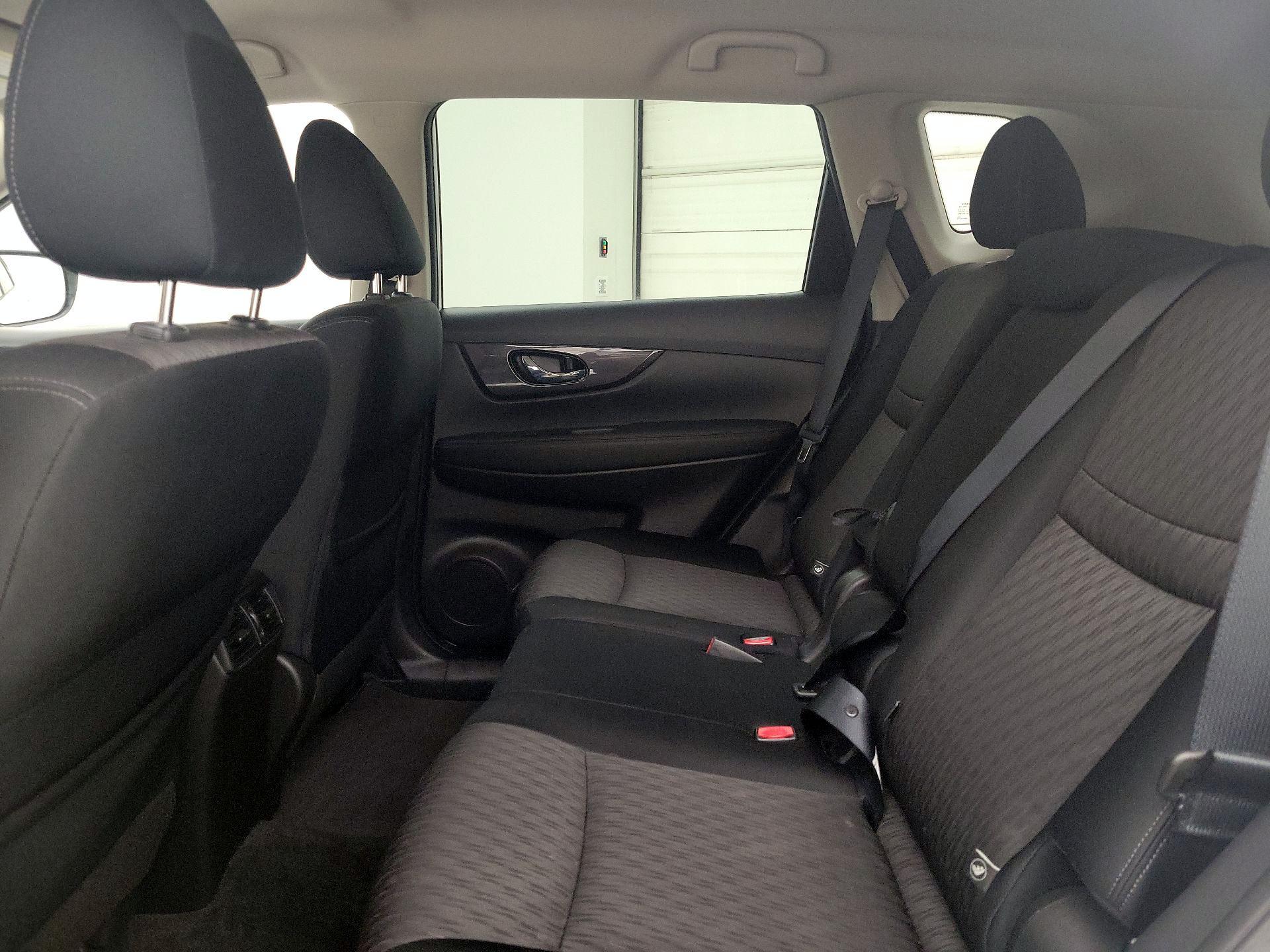 Thumbnail: 2019 Nissan Rogue - 19