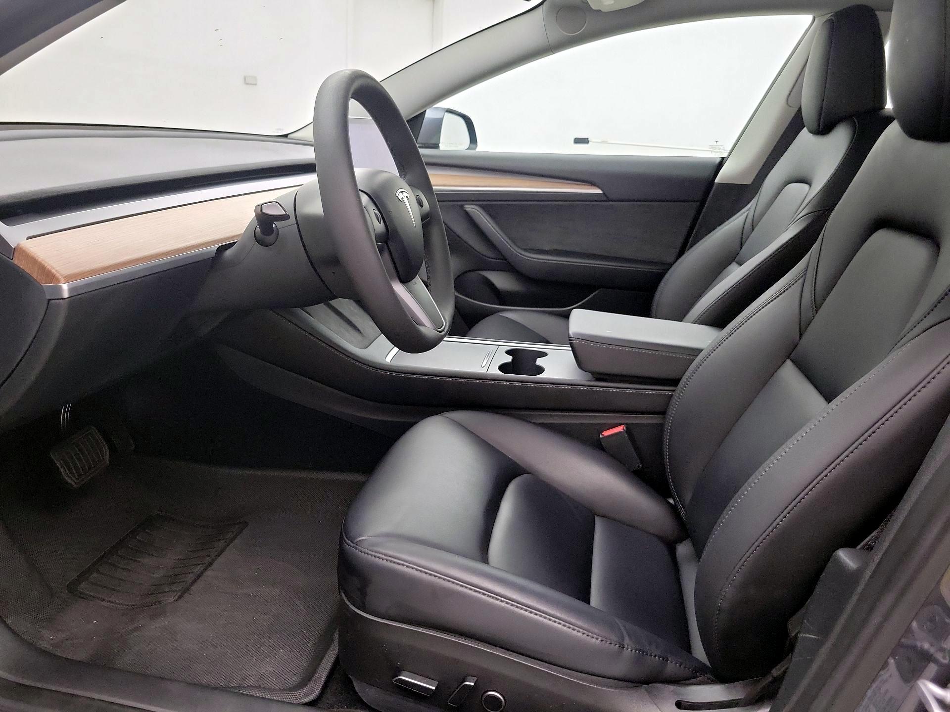 Thumbnail: 2023 Tesla Model 3 - 11