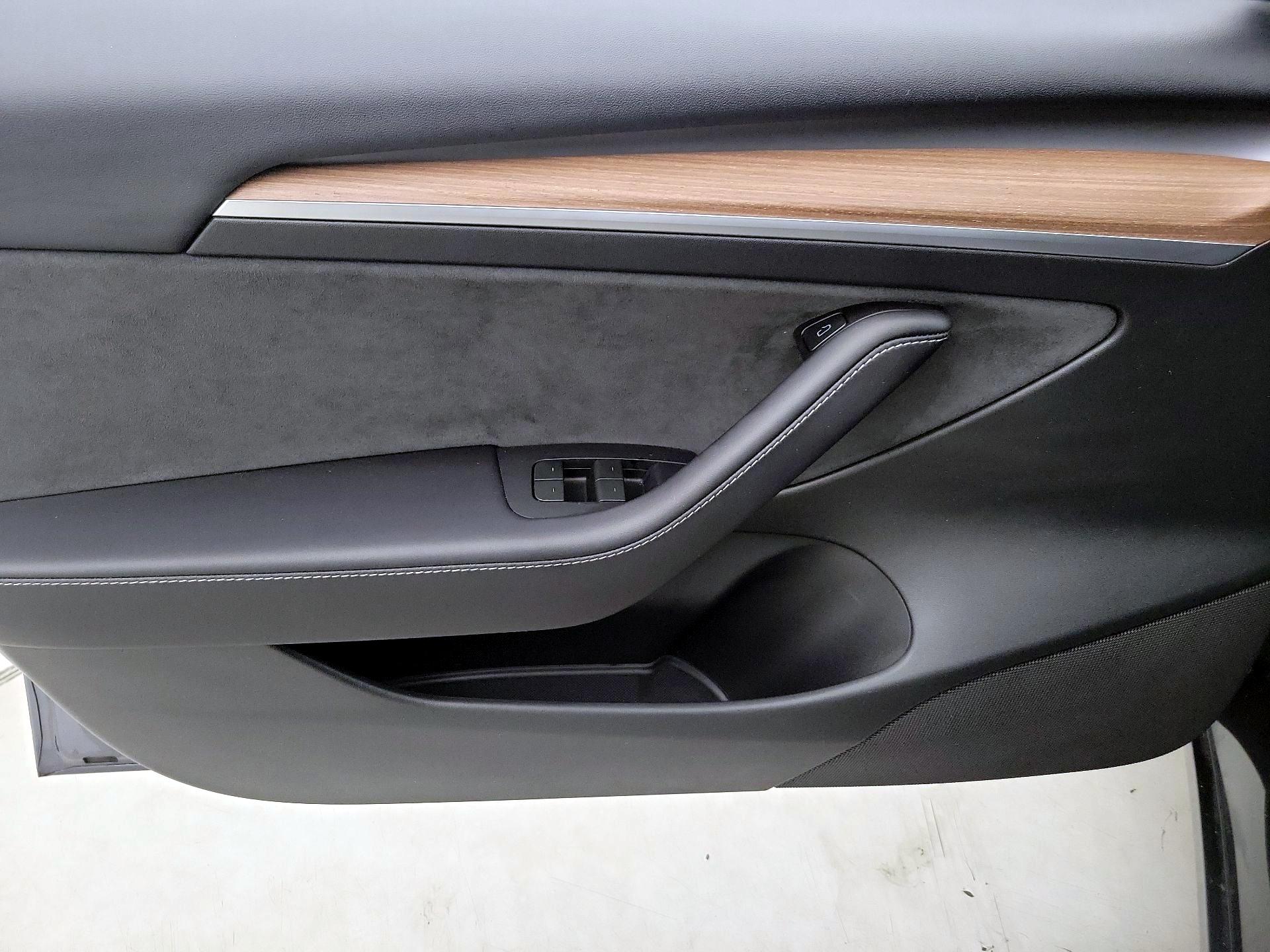 Thumbnail: 2023 Tesla Model 3 - 12