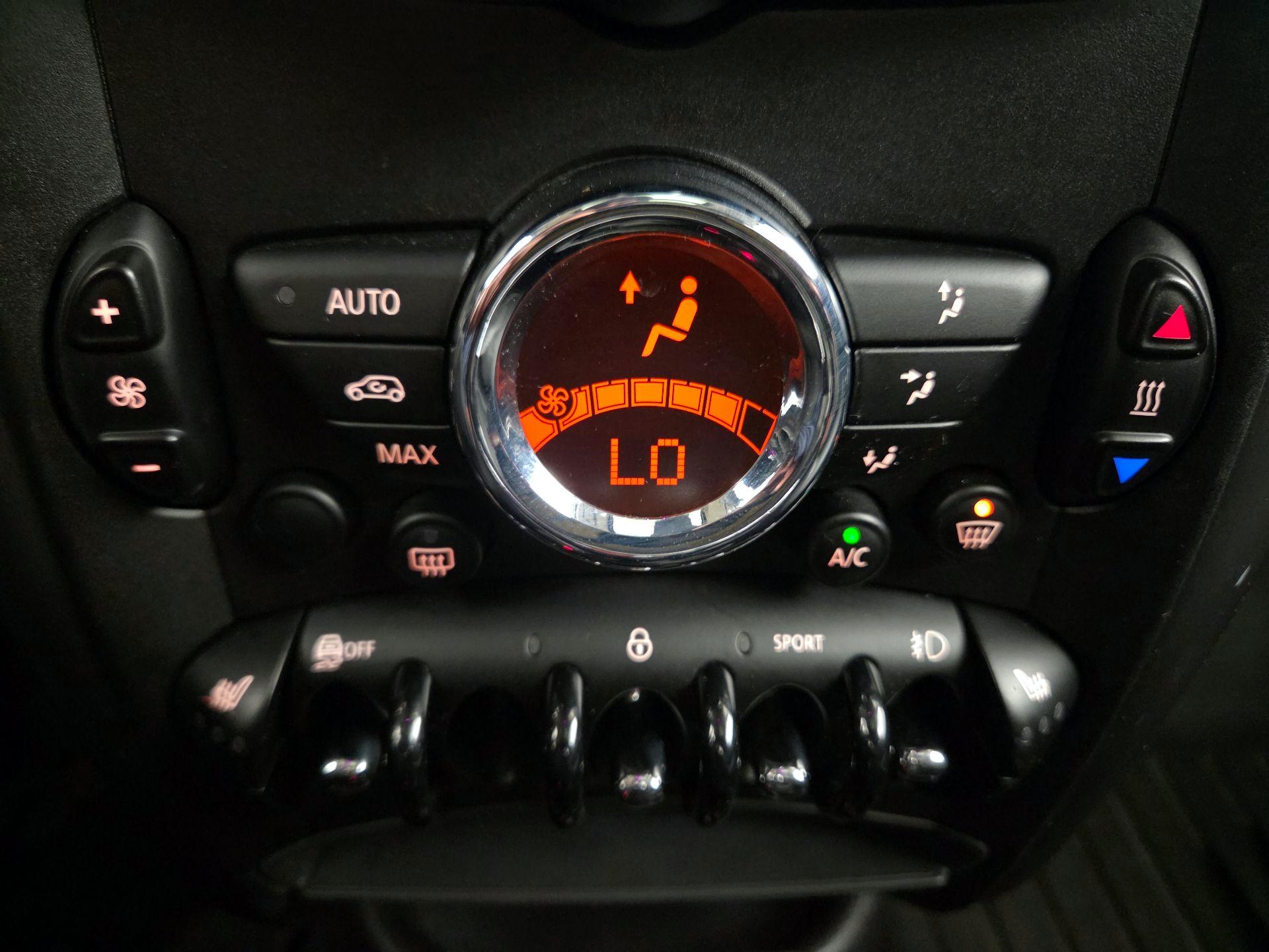 Thumbnail: 2016 MINI Cooper Countryman - 14