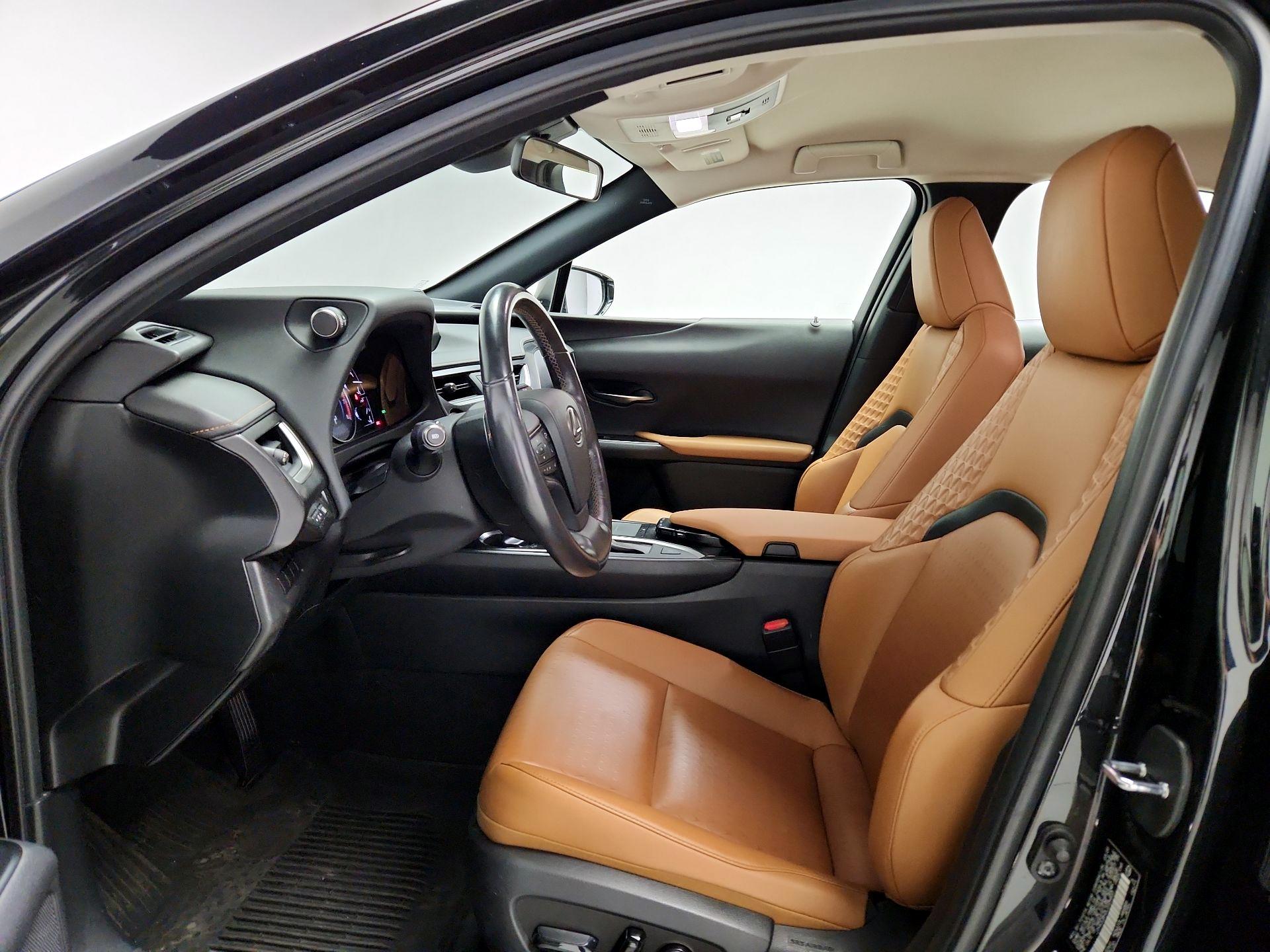 Thumbnail: 2020 Lexus UX - 11
